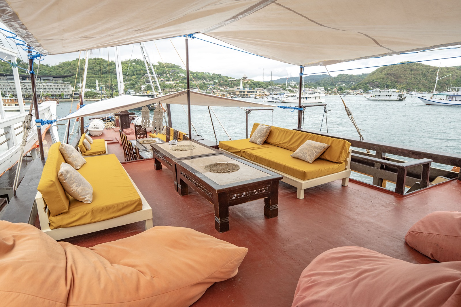 Sailing Komodo Alfathran