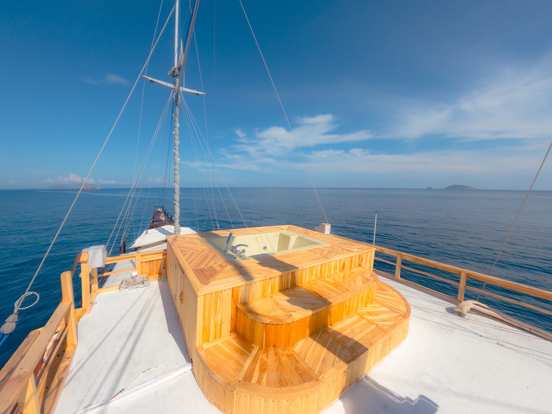 Sailing Komodo Lamborajo 2