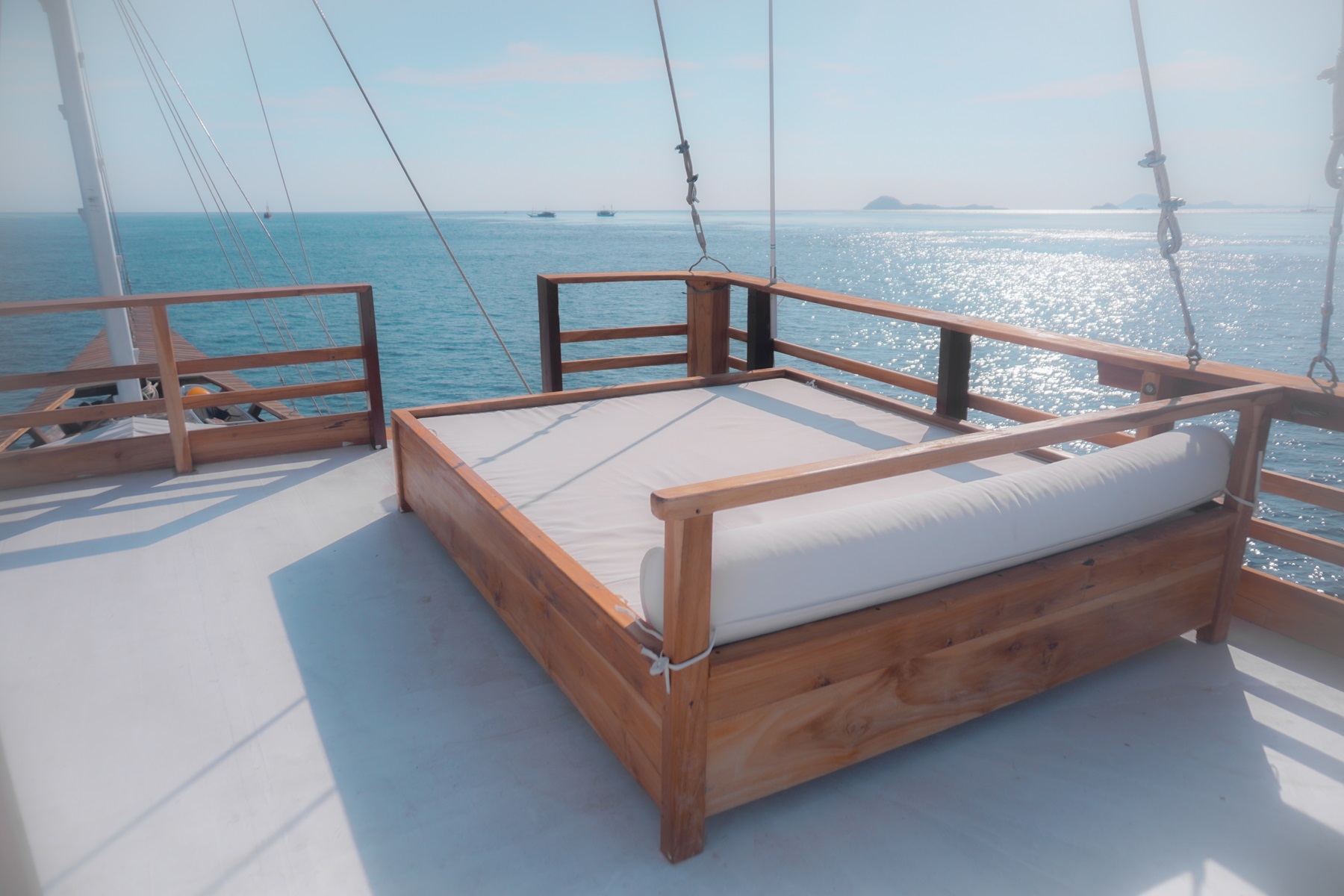 Sailing Komodo Yumana