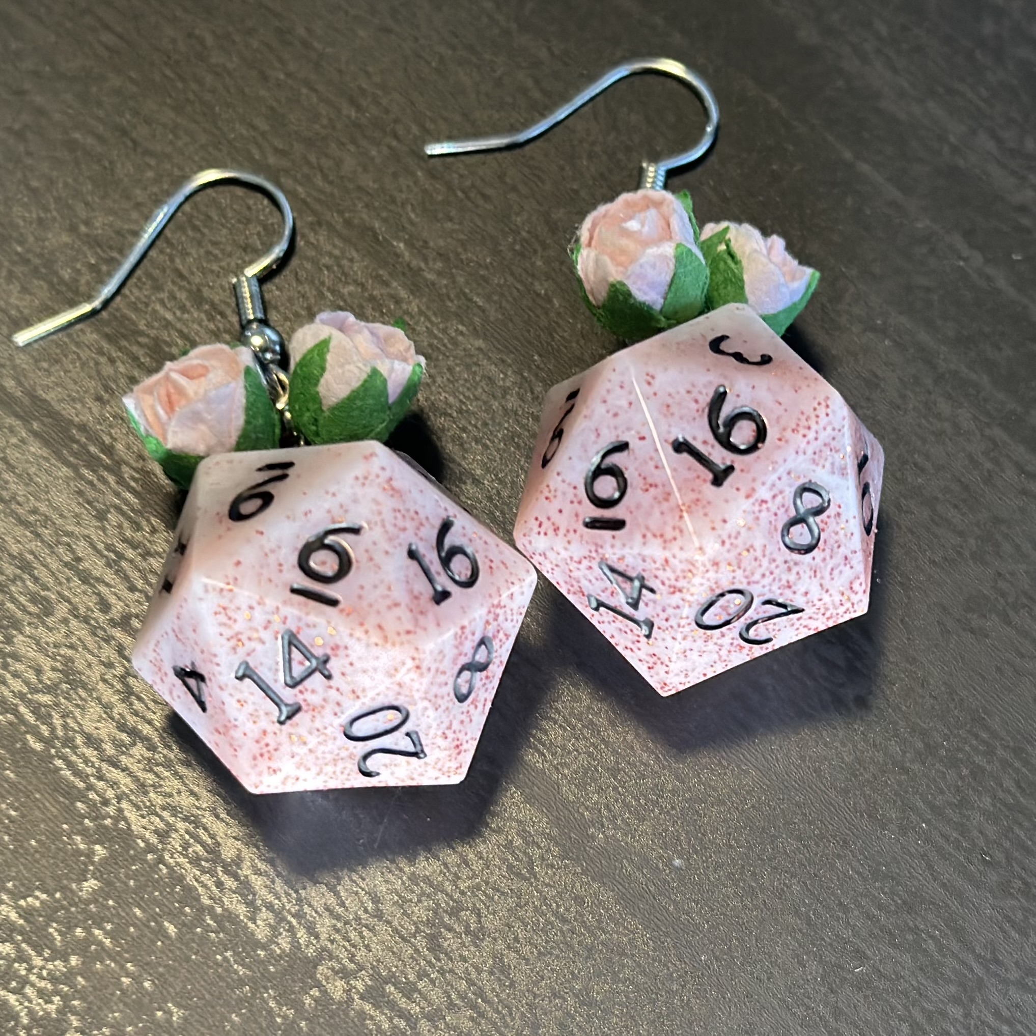 Glittery Pearl | D20 Earrings 
