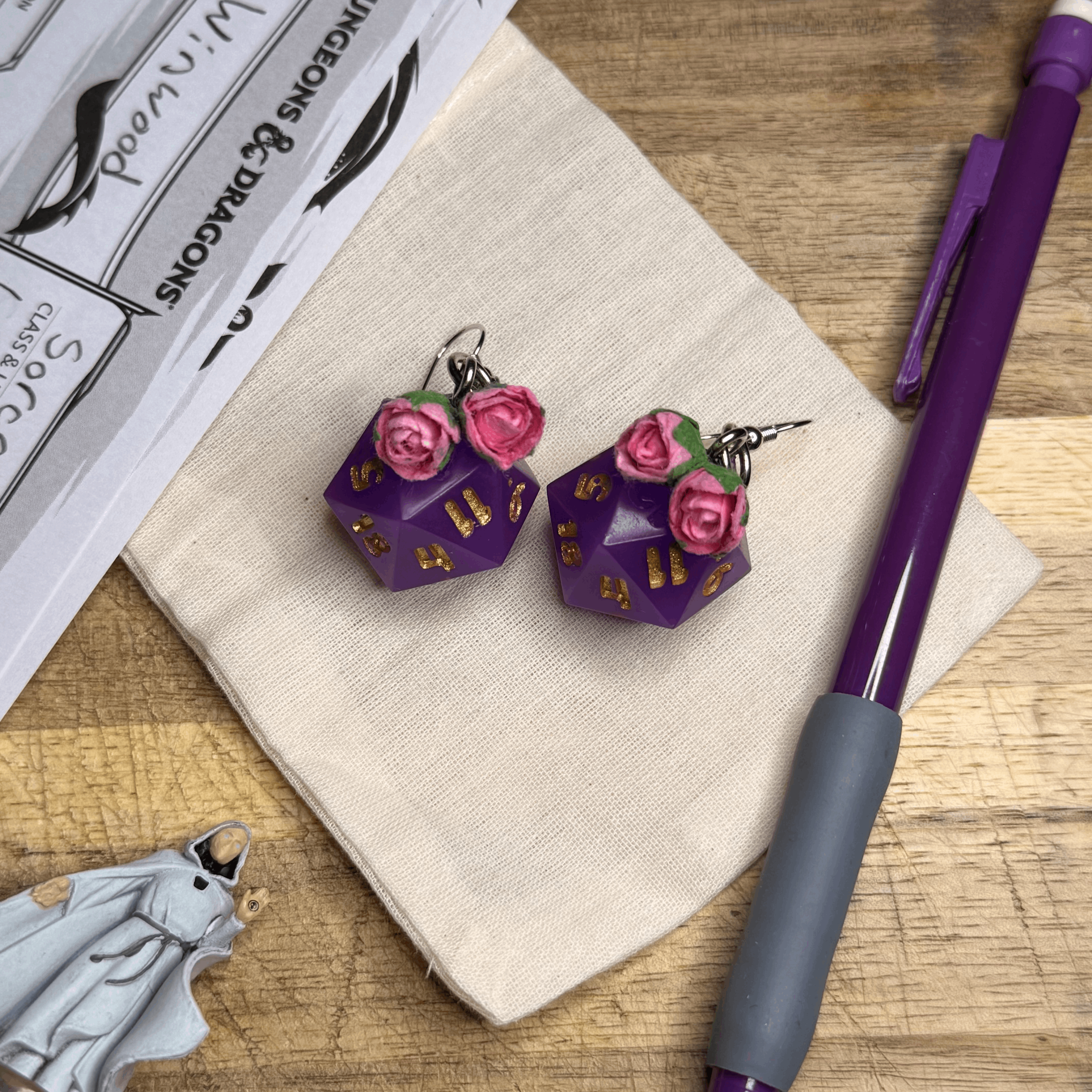 Persephone | D20 Earrings 