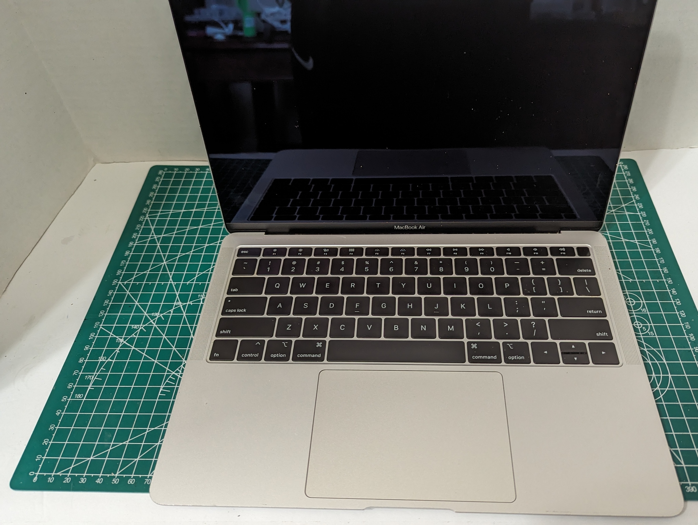 2018 Apple MacBook Air 13" i5 1.6GHz Silver A1932 BAD LCD