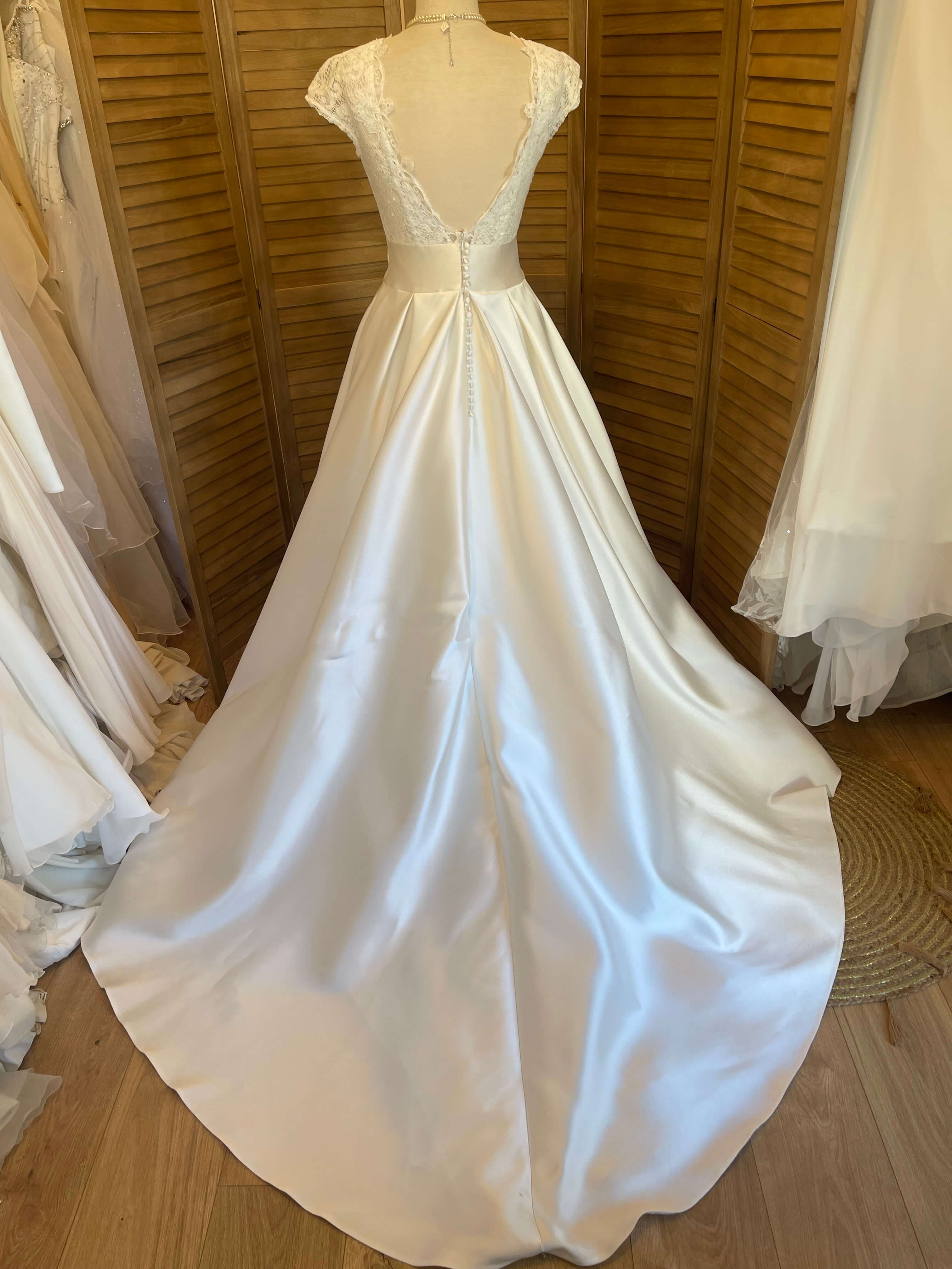 Robe de mariée Cymbeline modèle Modestie