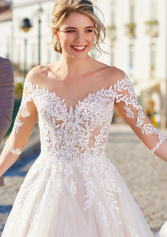 Robe de mariée Très Chic Bridal modèle 23231
