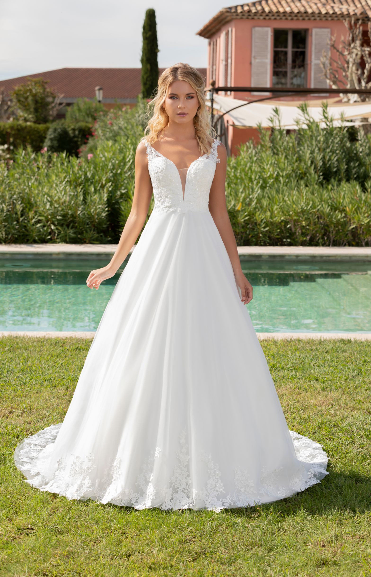 Robe de mariée L'atelier des mariées modèle 23AM14
