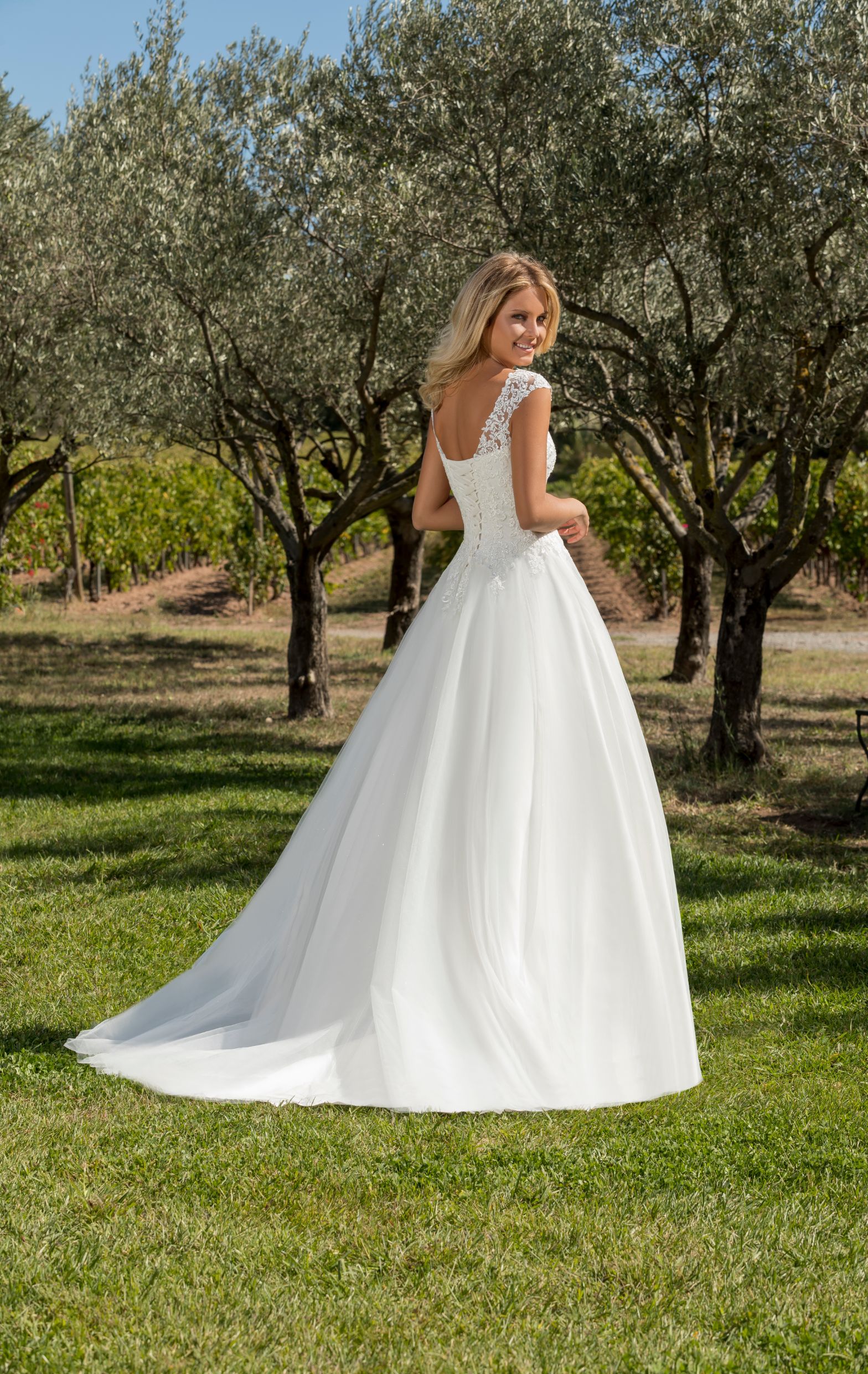 Robe de mariée L'atelier des mariées modèle 23AM10