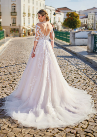 Robe de mariée Très Chic Bridal modèle 23231