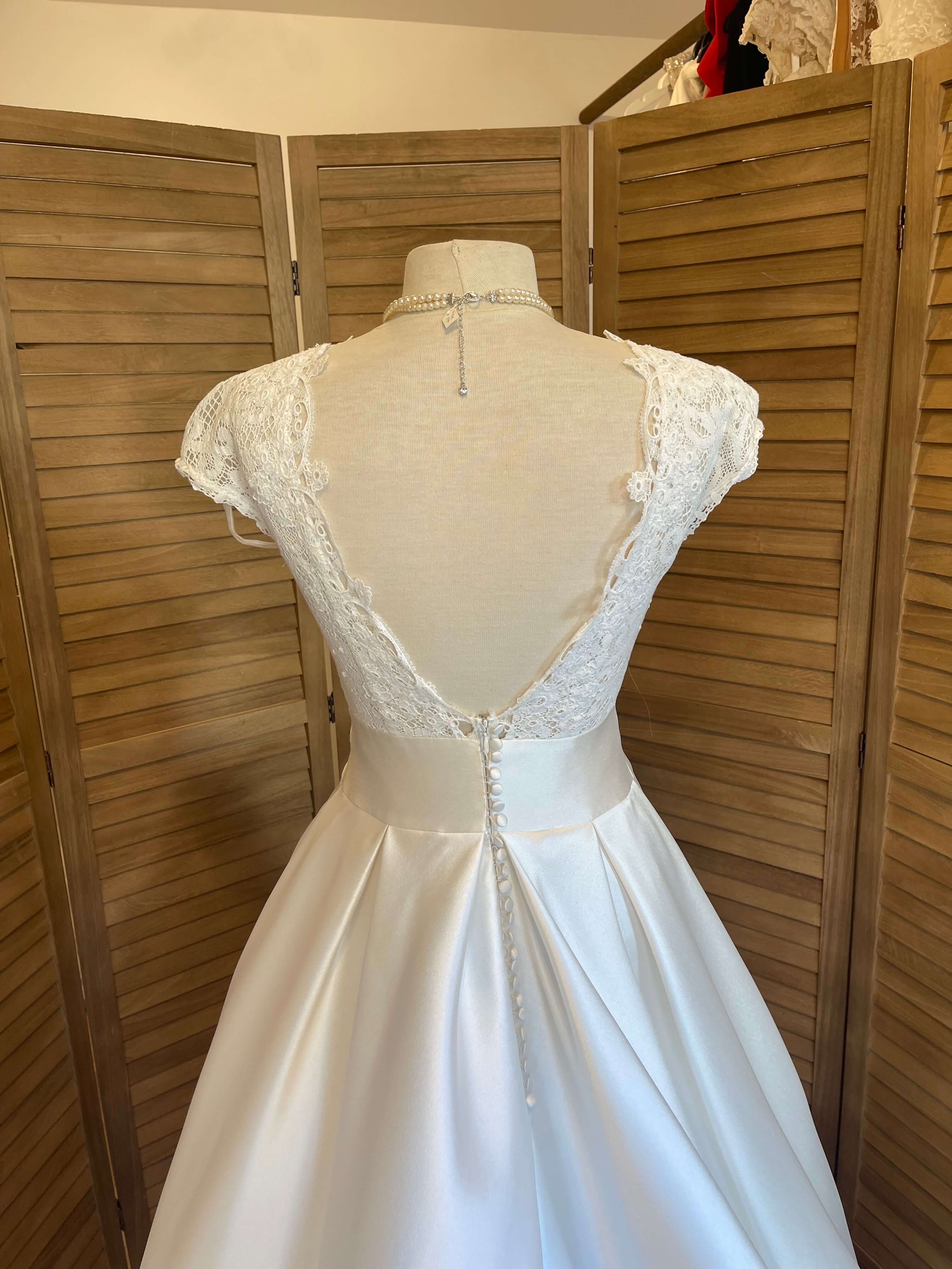 Robe de mariée Cymbeline modèle Modestie