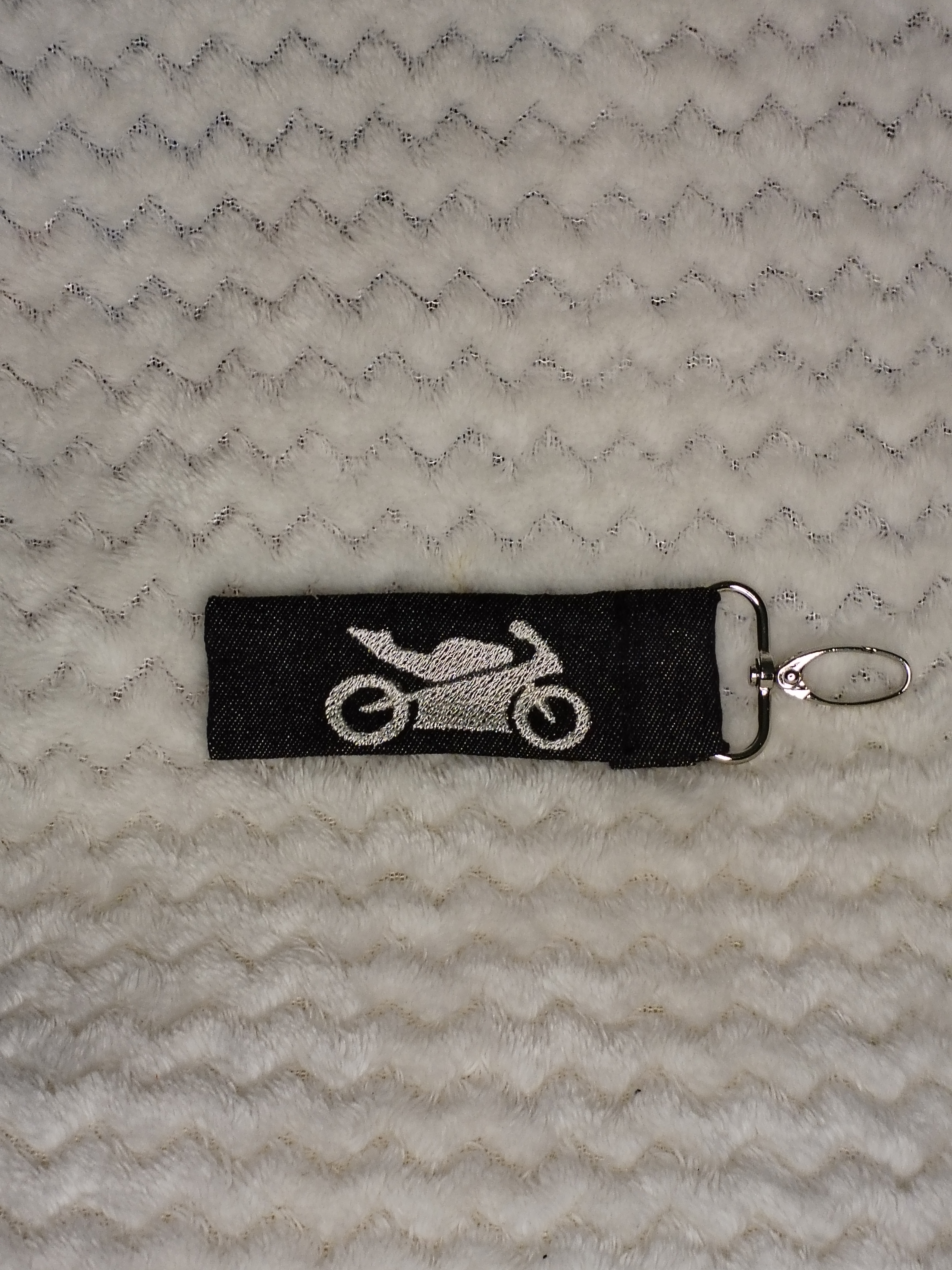 Porte clé moto blanc