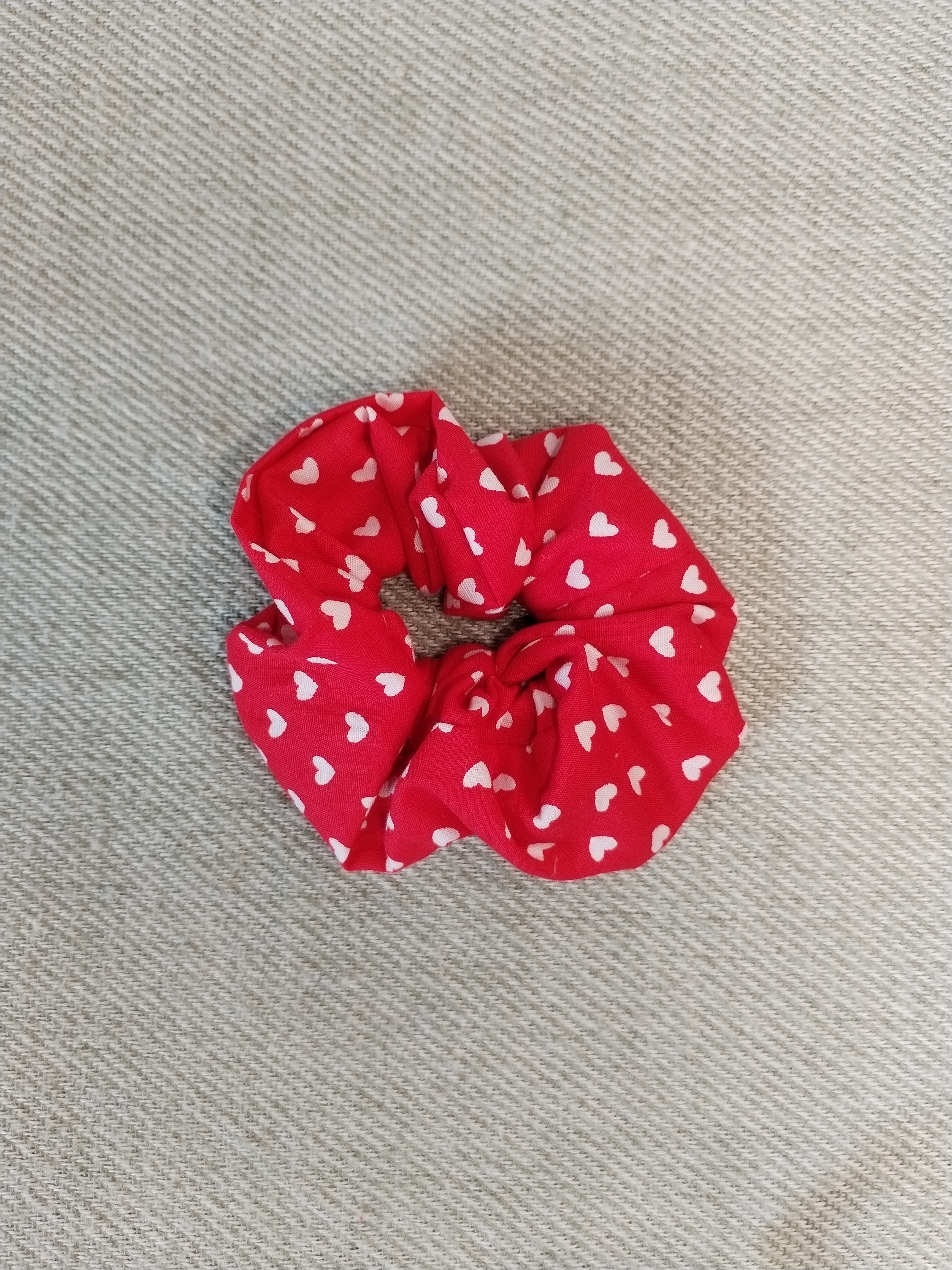 Chouchou petits coeurs blancs
