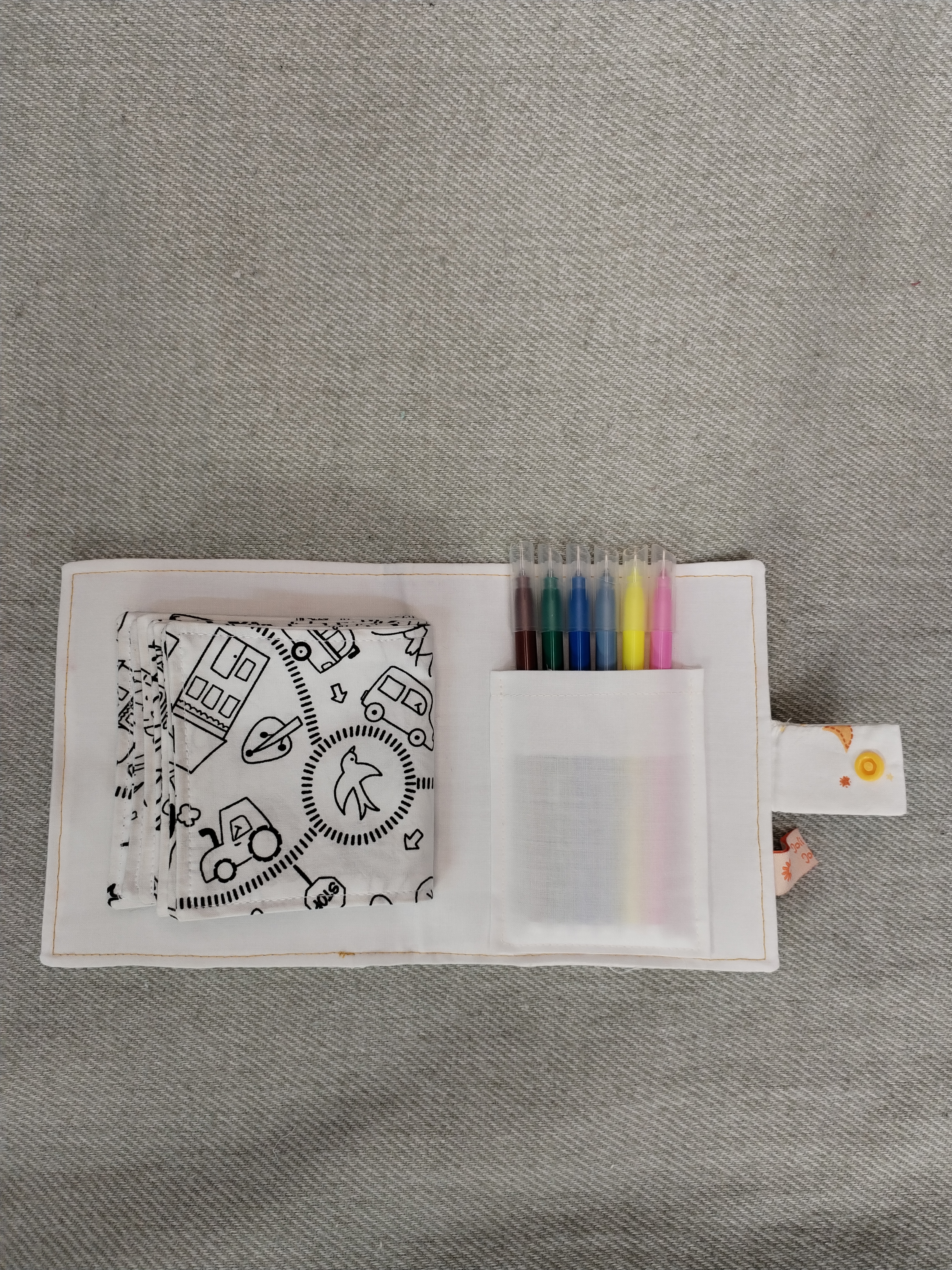 Mini livre de coloriage lavable étoilé
