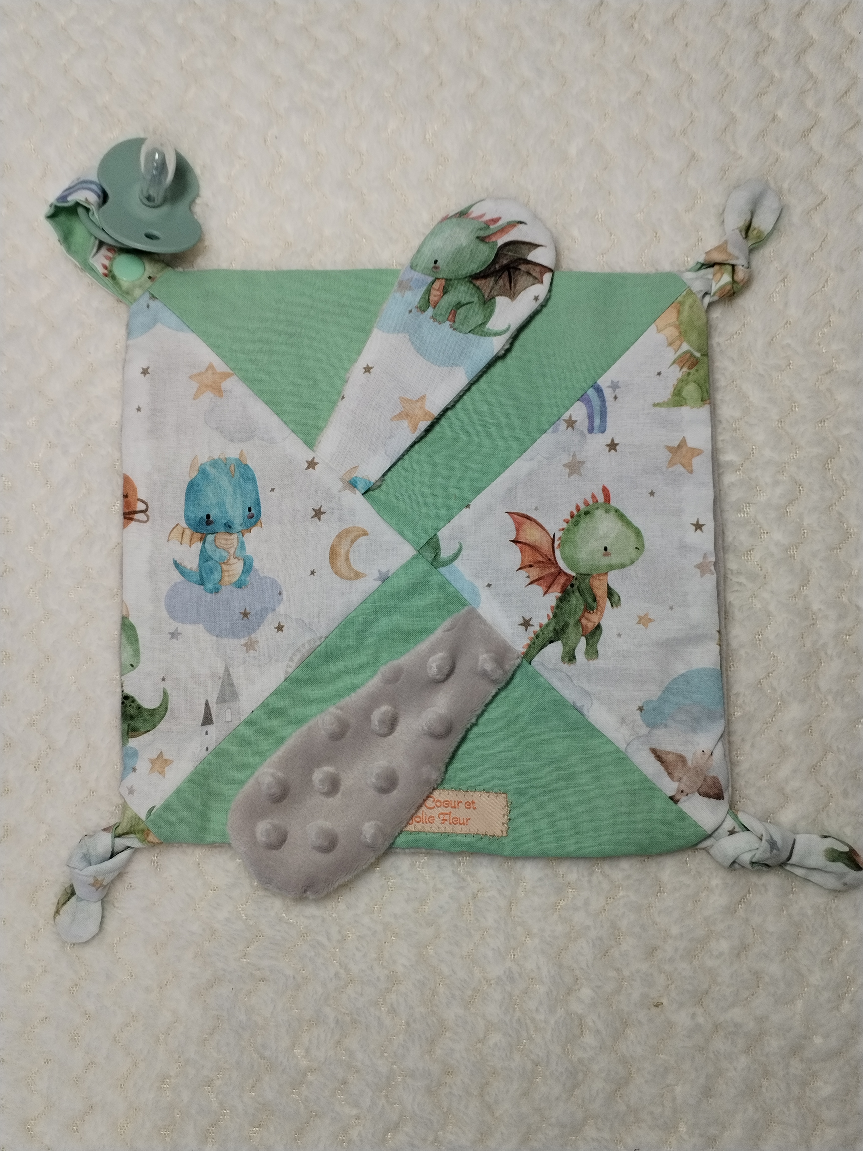 Doudou carré Dragonneaux