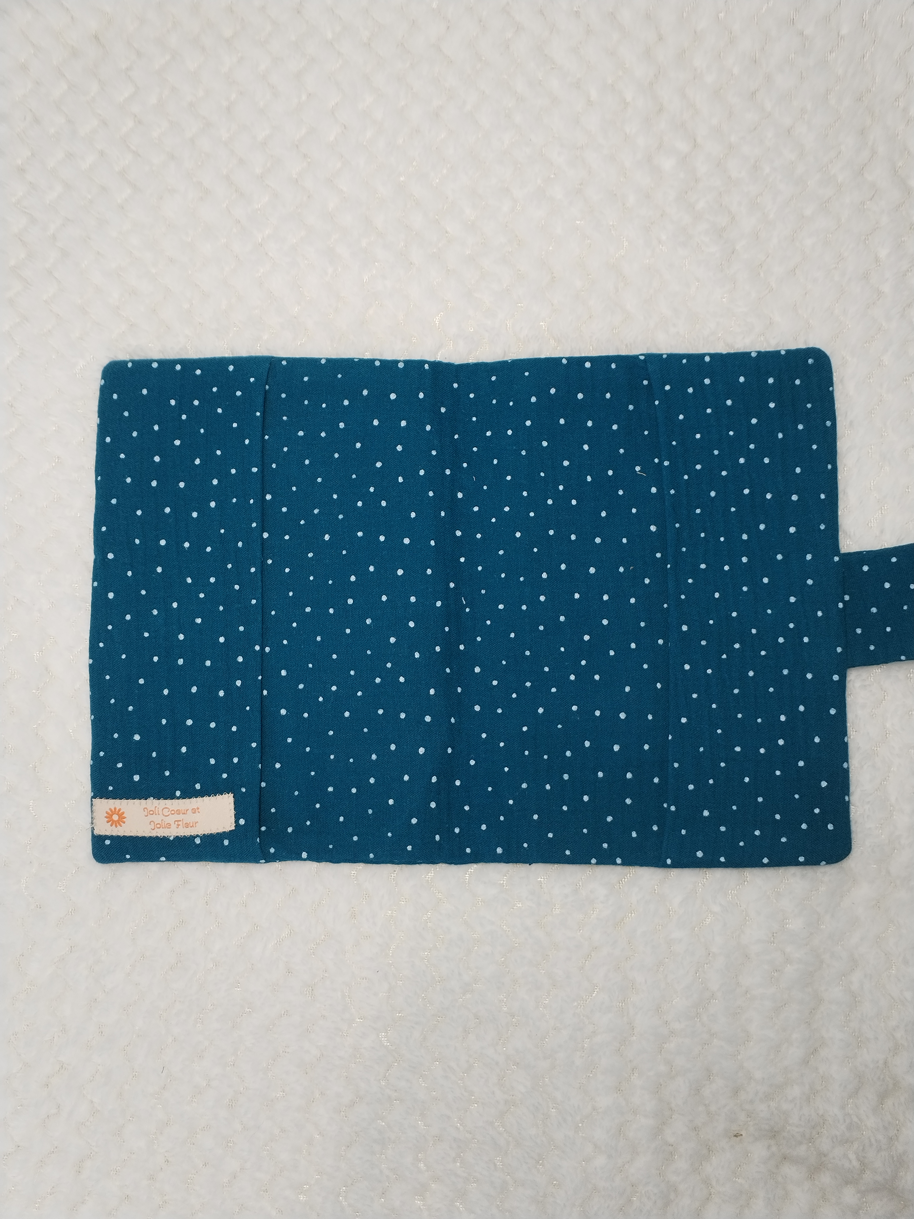 Protége carnet de santé bleu à pois