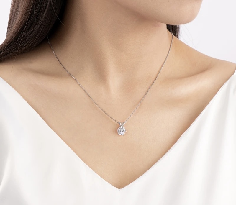 Collier Le solitaire