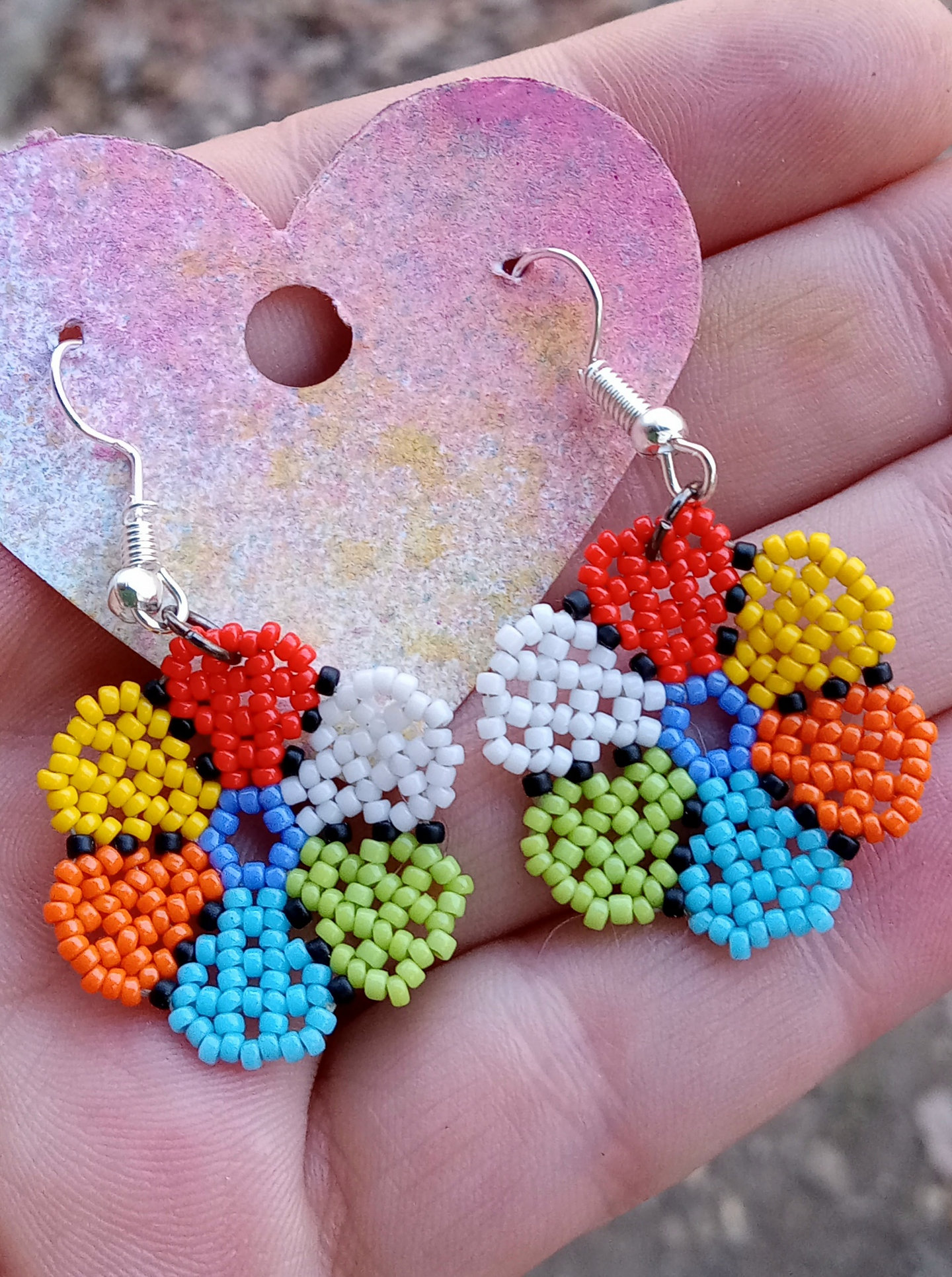 Multicolored beaded daisy earrings