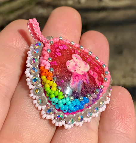 Rainbow daisy beaded pendant