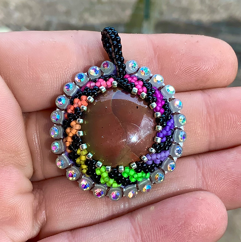 Mood ring color changey beaded pendant