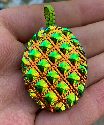 Green ombré star beaded pendant