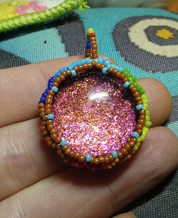 Color flip rainbow beaded pendant