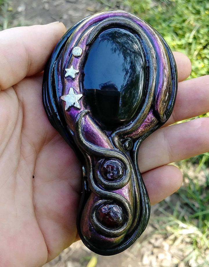 Obsidian scrying mirror