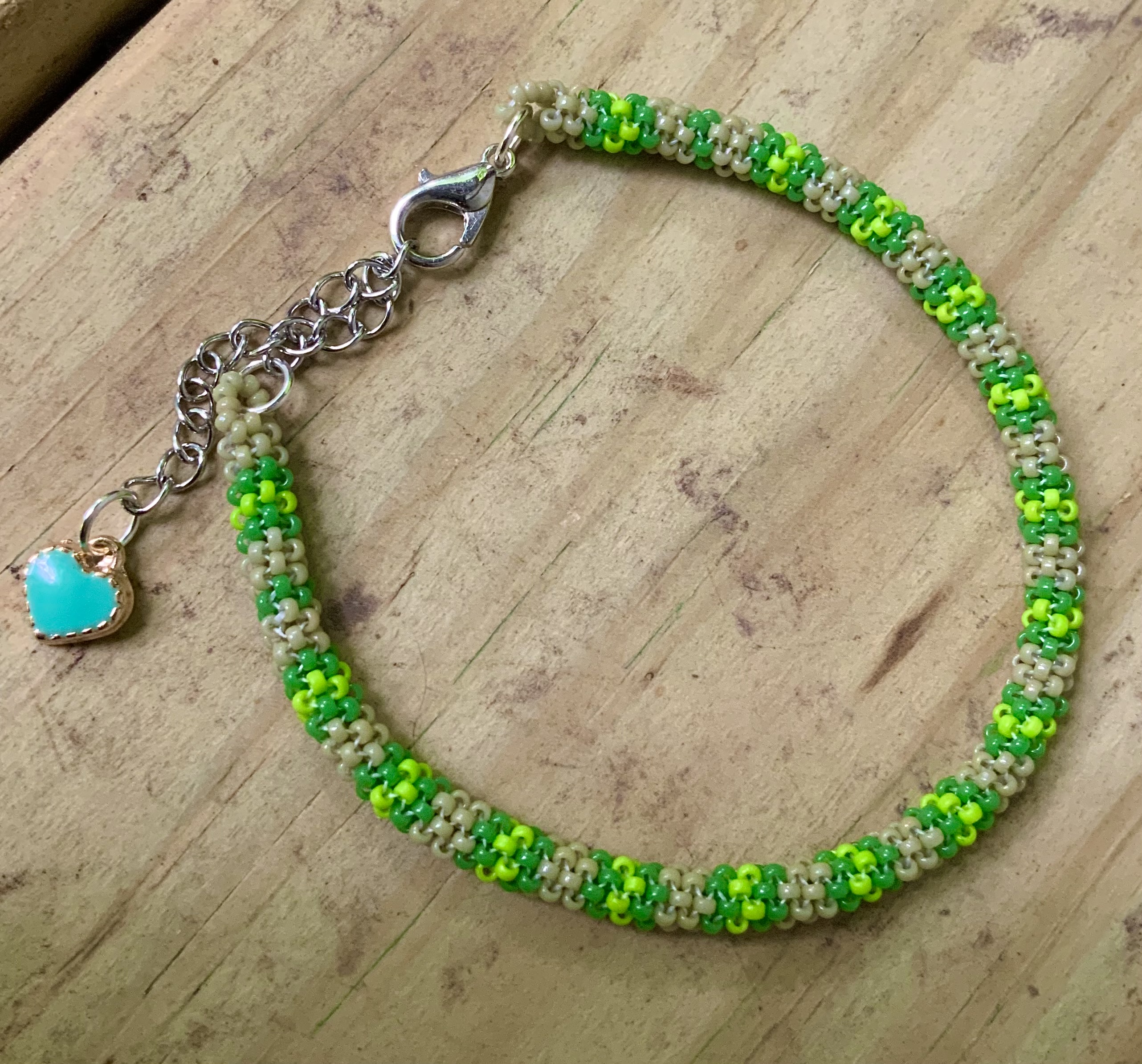 Green stripes beaded bracelet