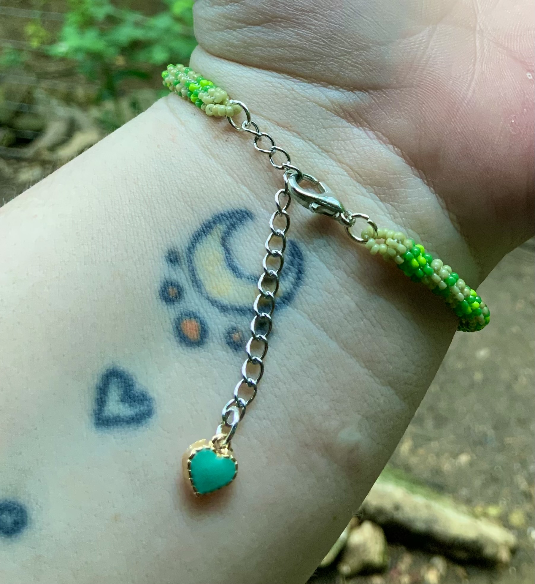 Green stripes beaded bracelet