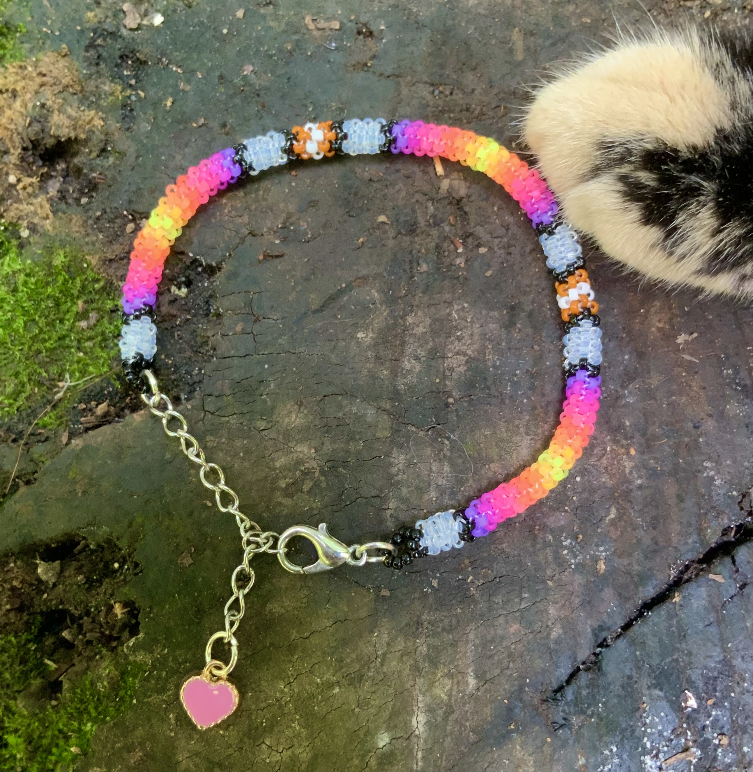 Clear vaporwave beaded bracelet 