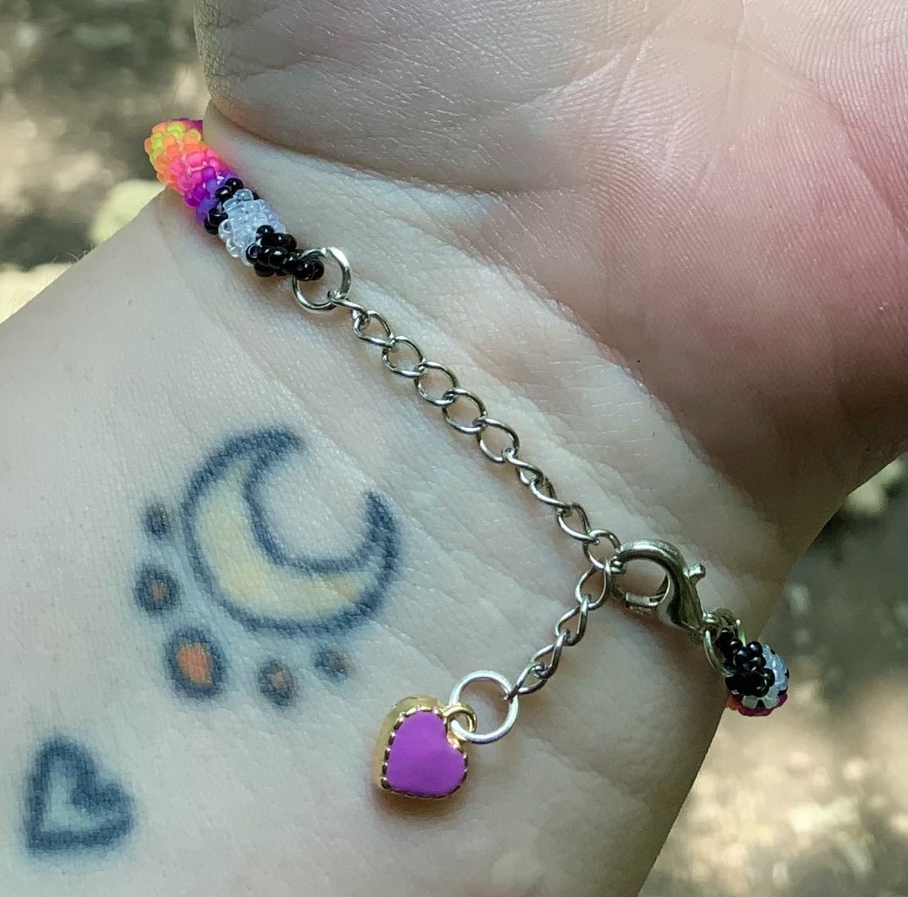 Clear vaporwave beaded bracelet 