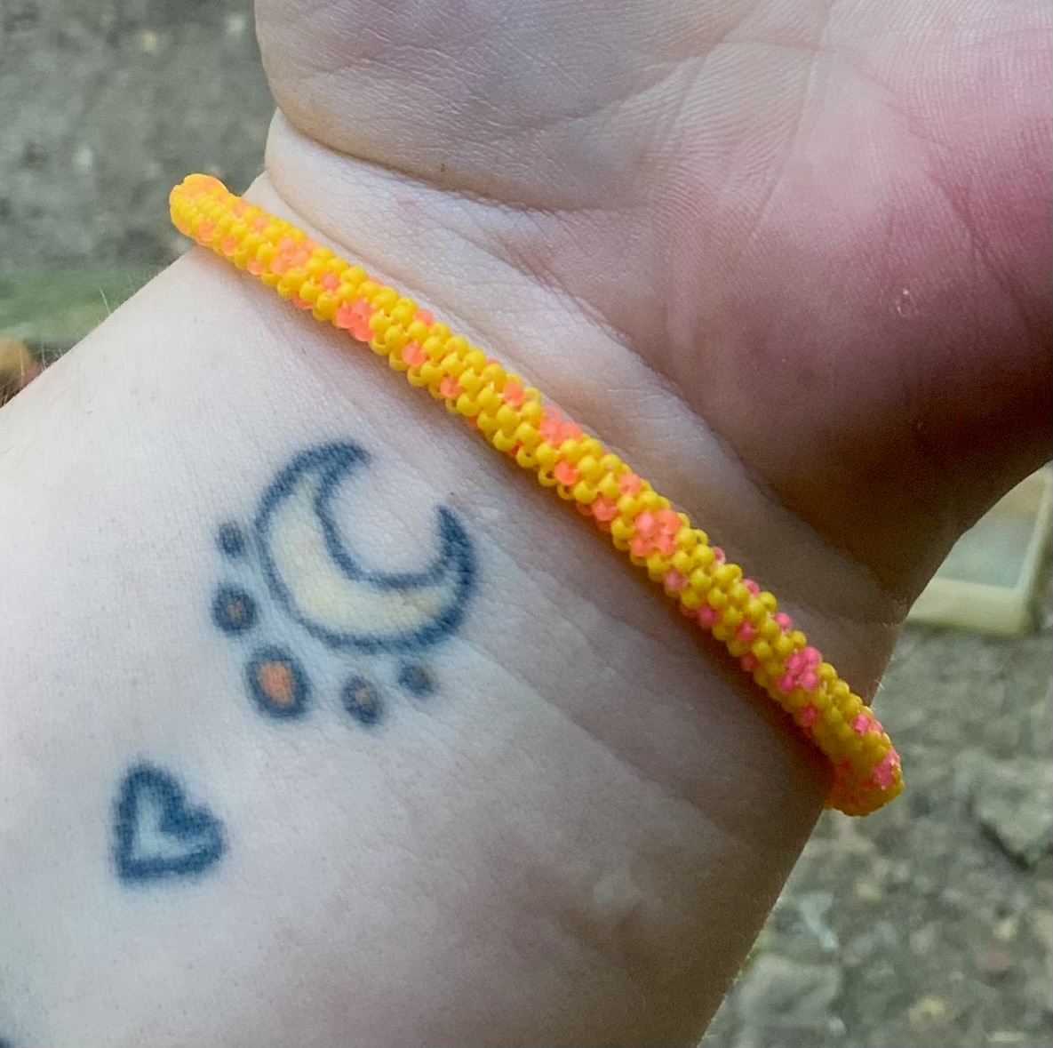 Yellow rainbow ombré beaded bracelet