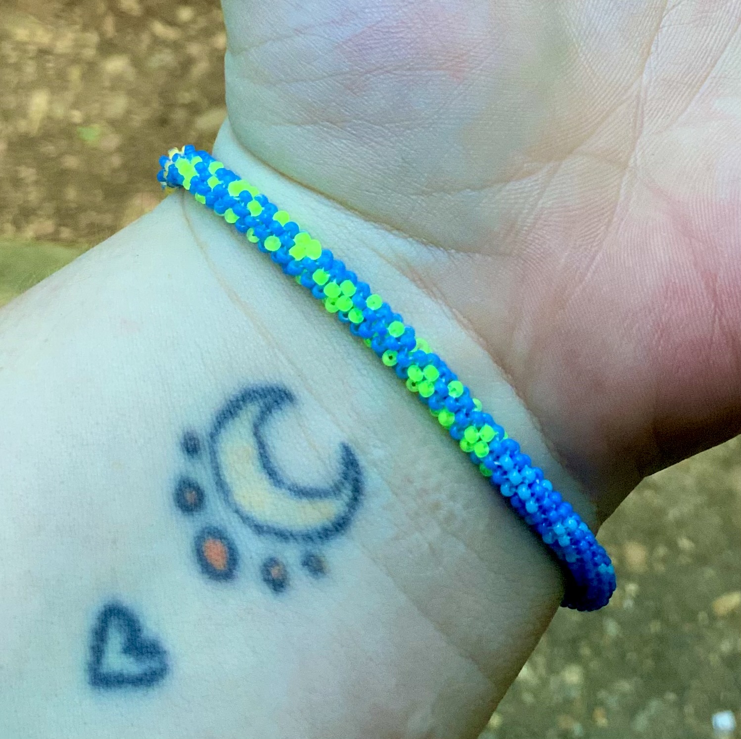 Blue rainbow ombré beaded bracelet