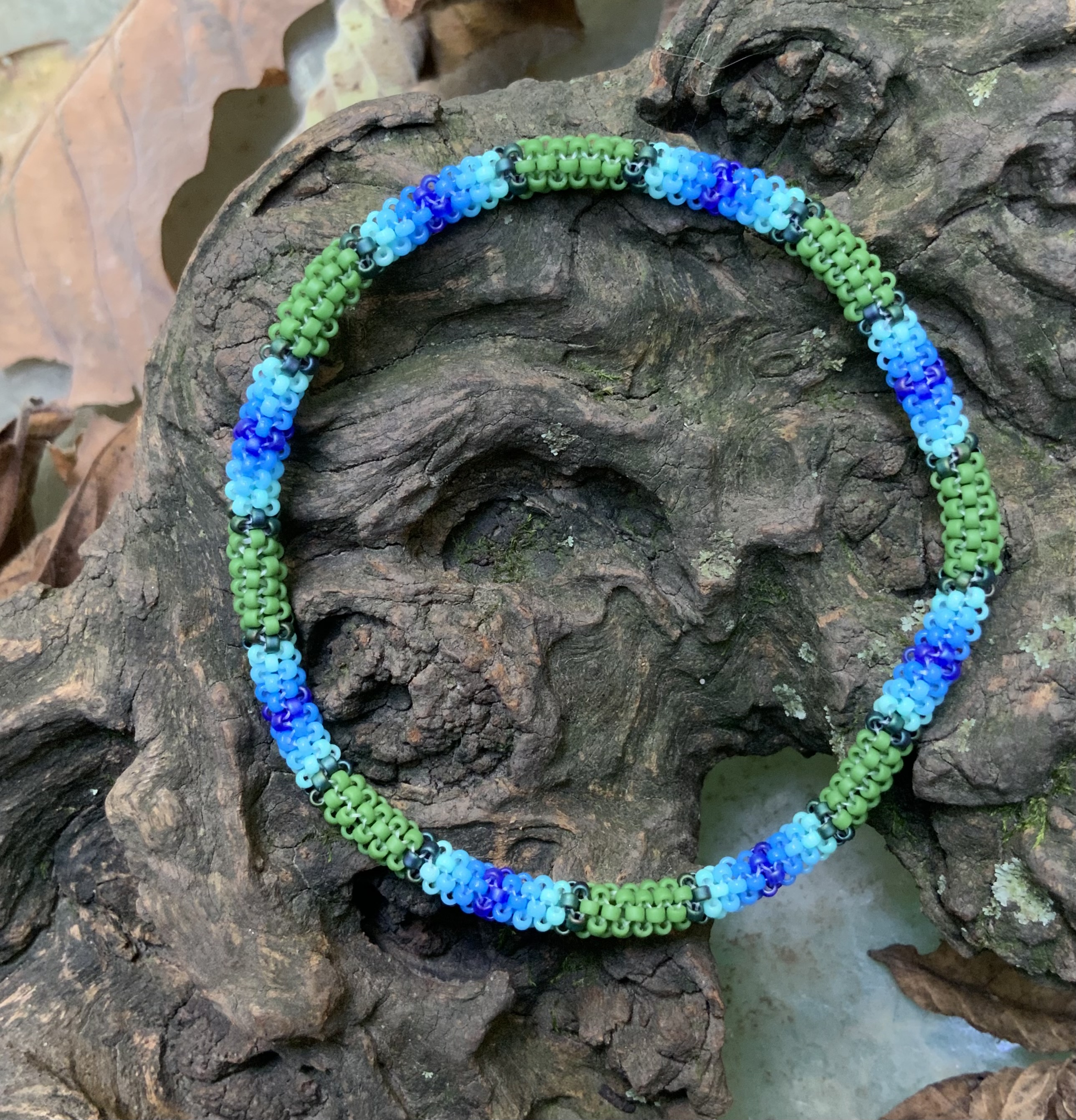 Grass and water beaded bracelet 