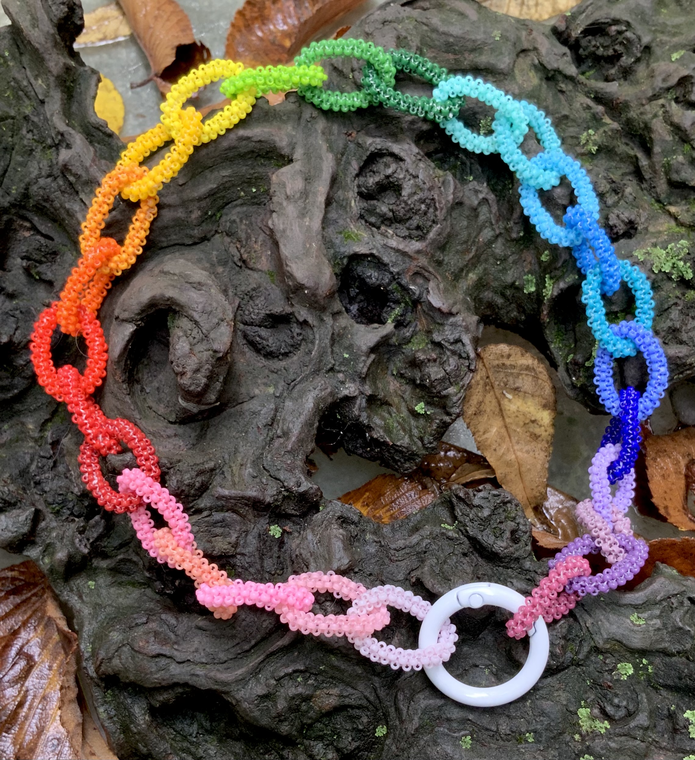 Rainbow gourd stitched chain link necklace
