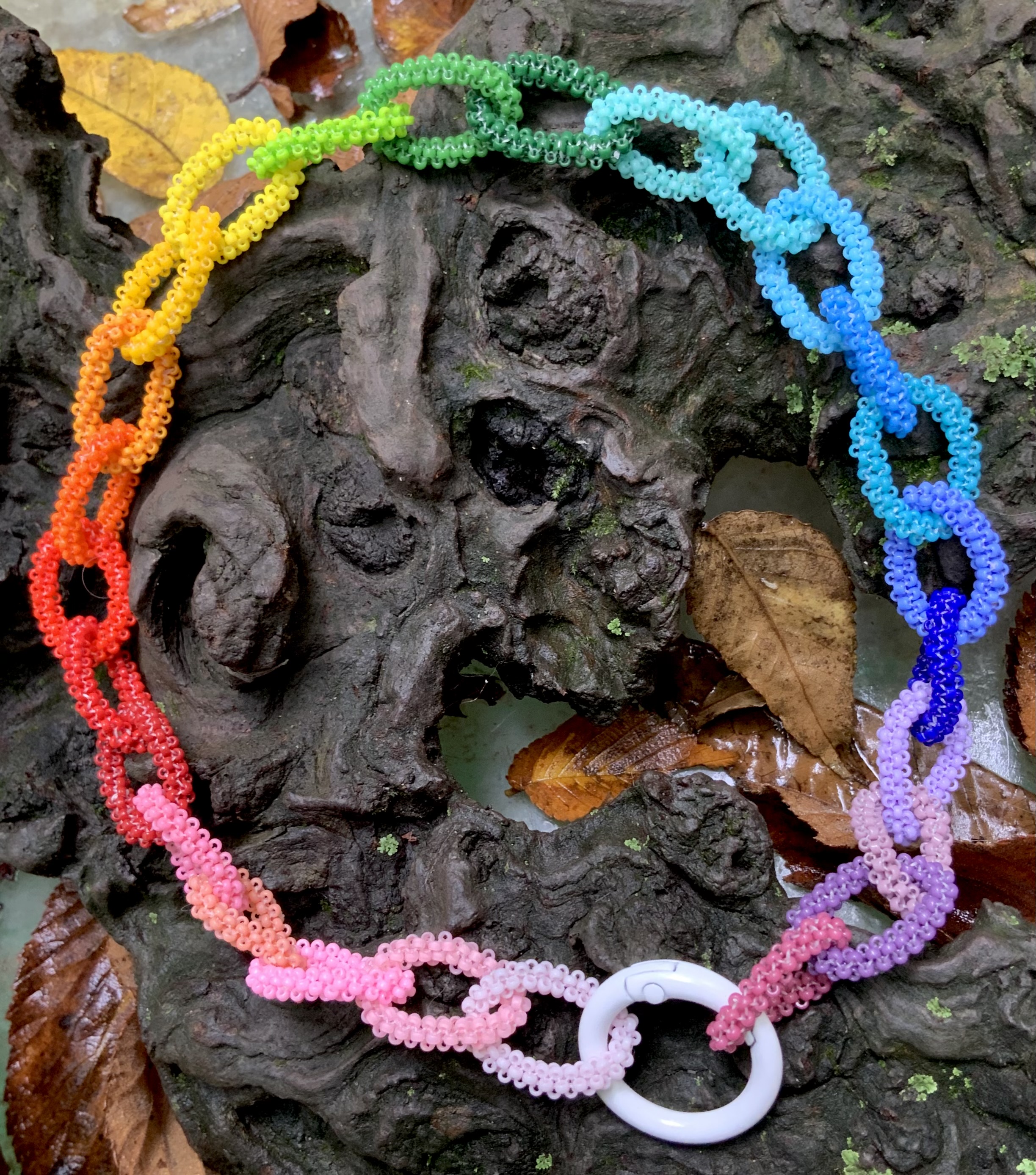 Rainbow gourd stitched chain link necklace
