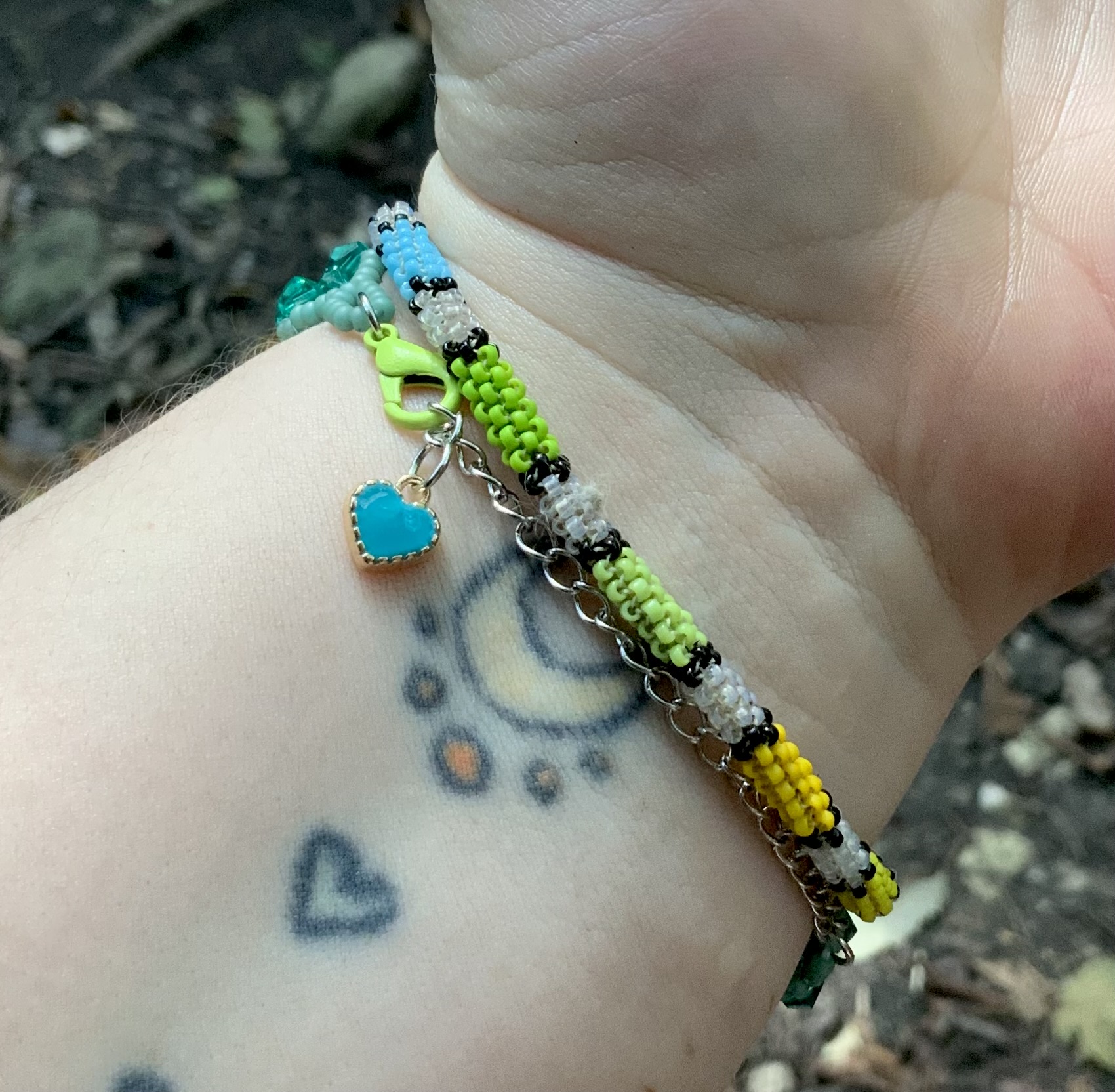 Green hearts beaded bracelet