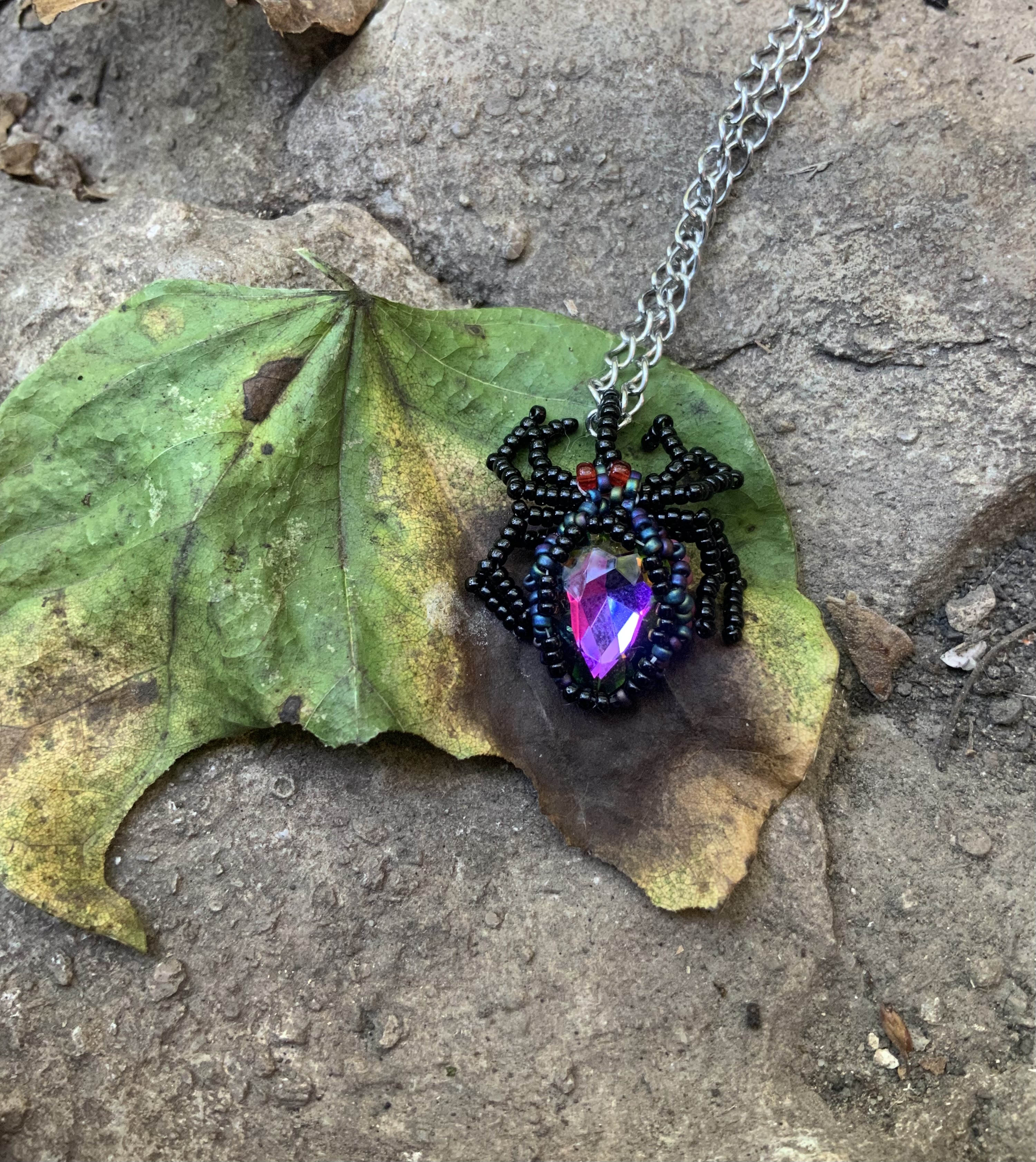 Little spider spood beaded pendant