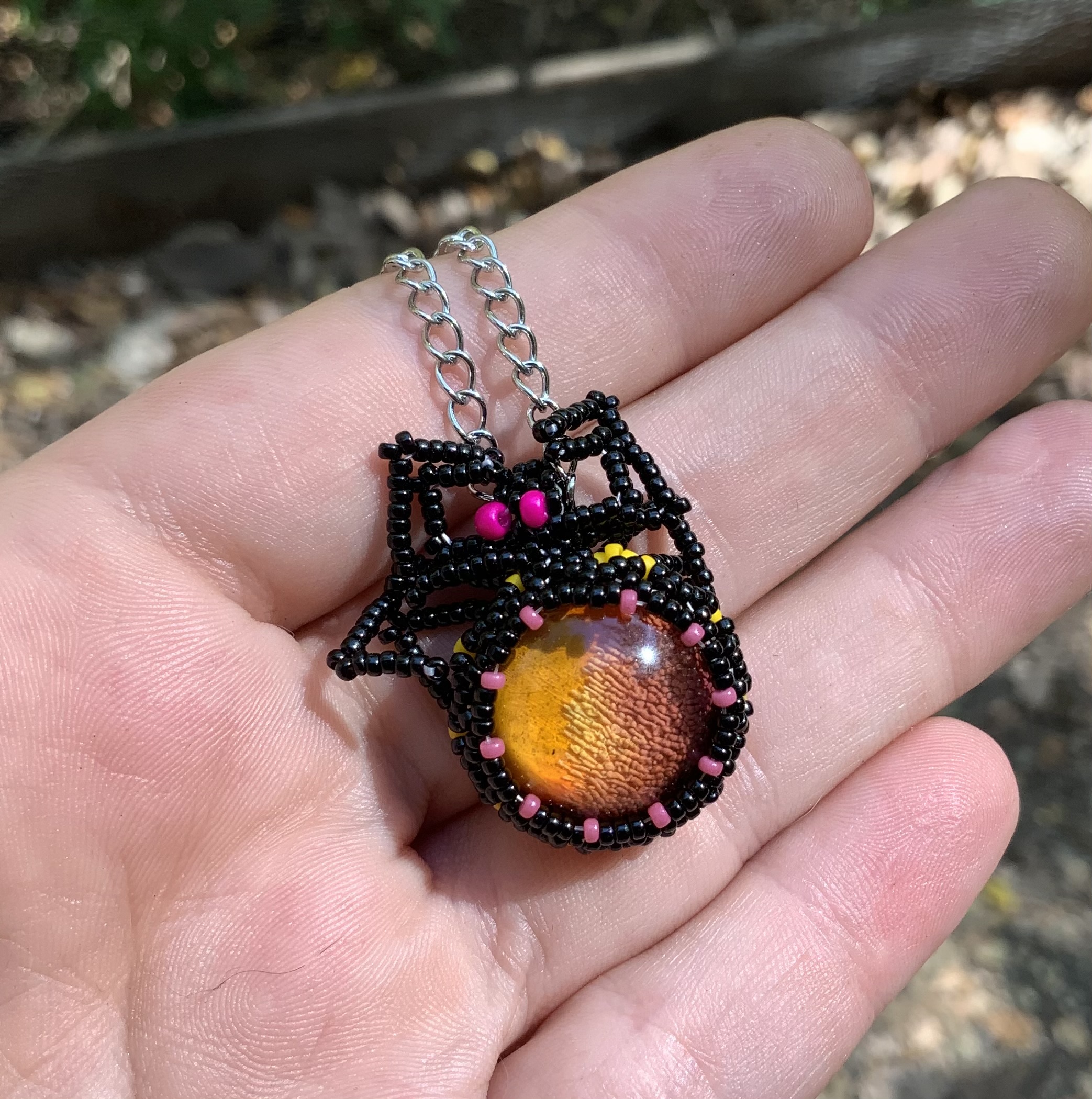 Big butt beaded spider boi