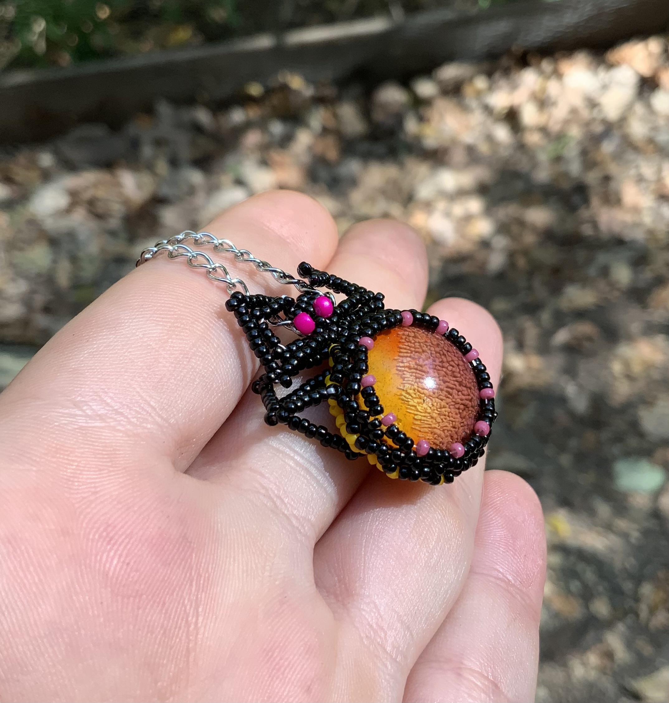 Big butt beaded spider boi