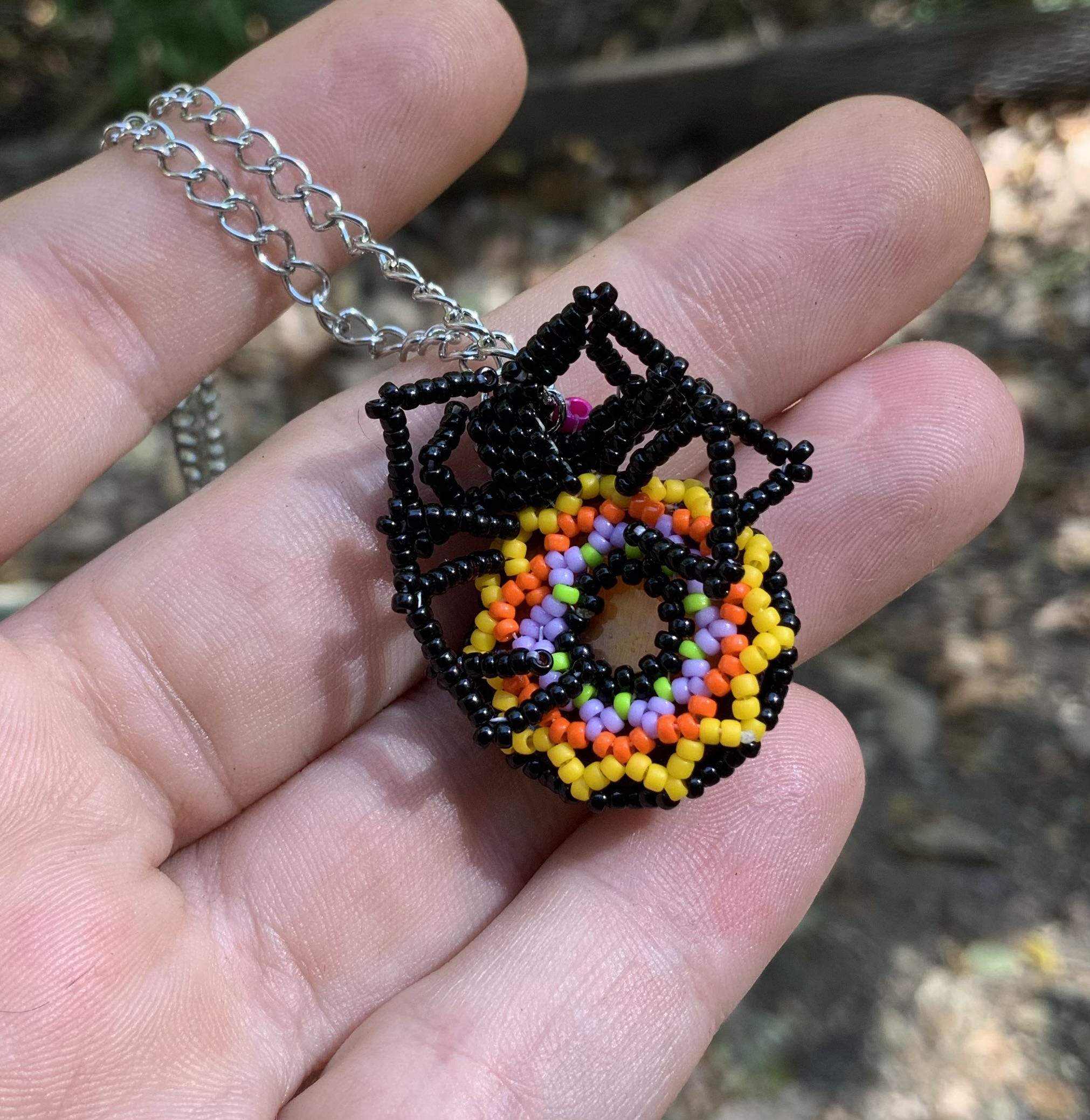 Big butt beaded spider boi