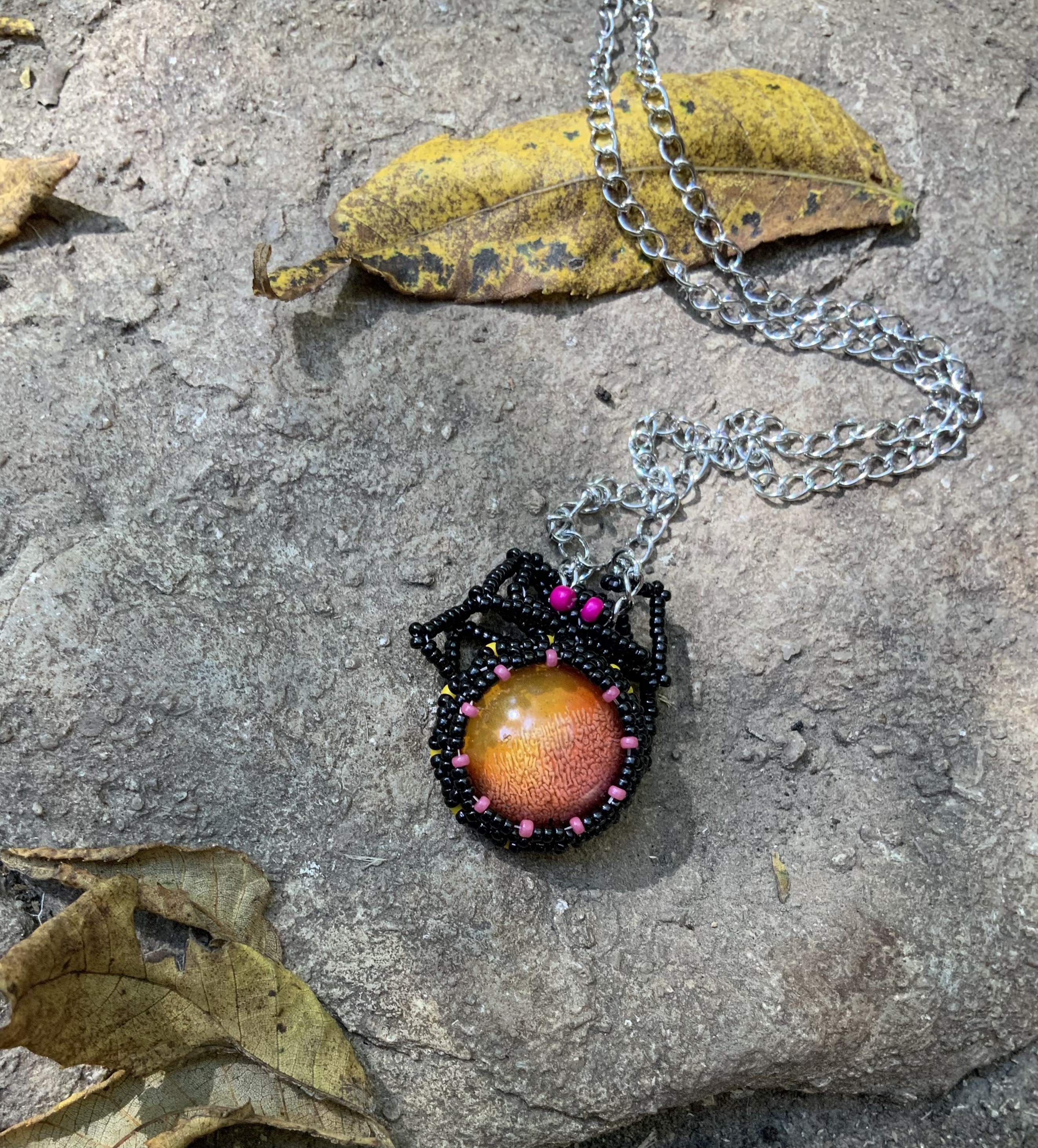 Big butt beaded spider boi