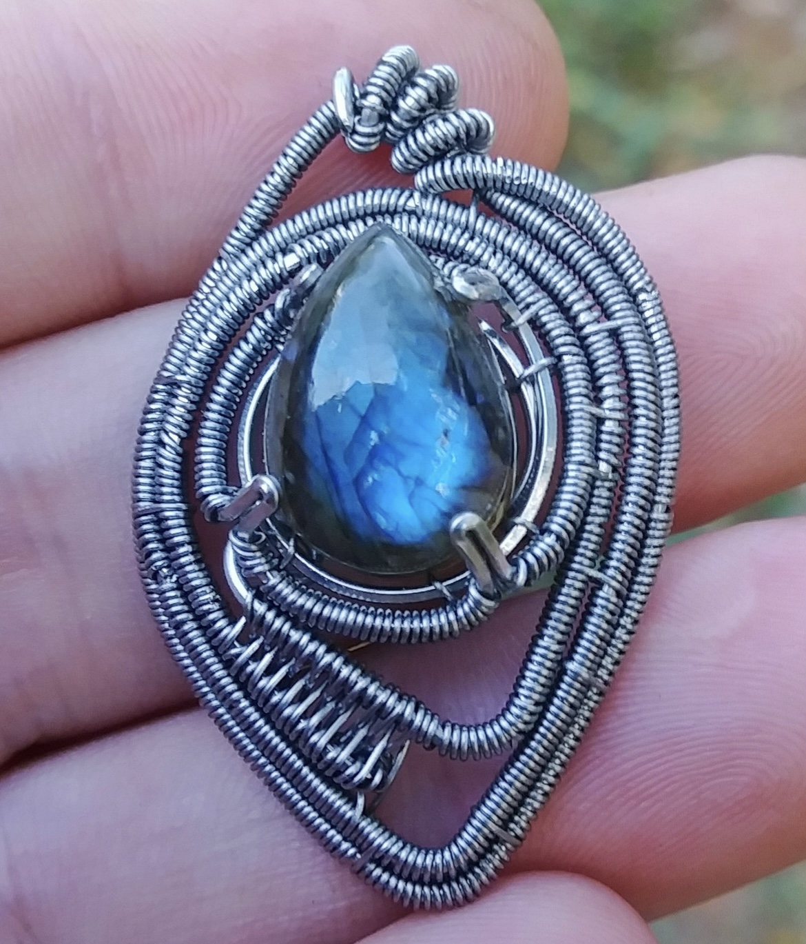 Wire wrapped prong setting tutorial 