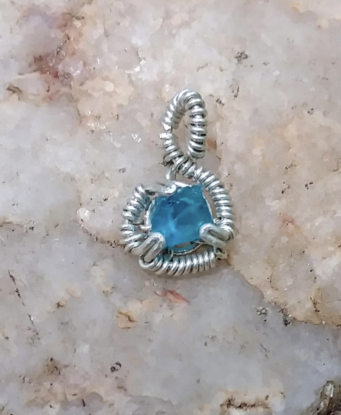 Wire wrapped prong setting tutorial 