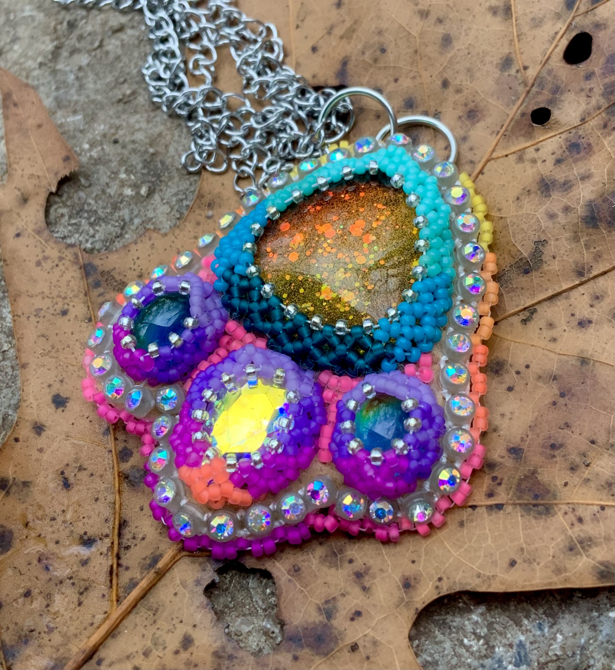 Glacier sparks gourd stitched beaded pendant