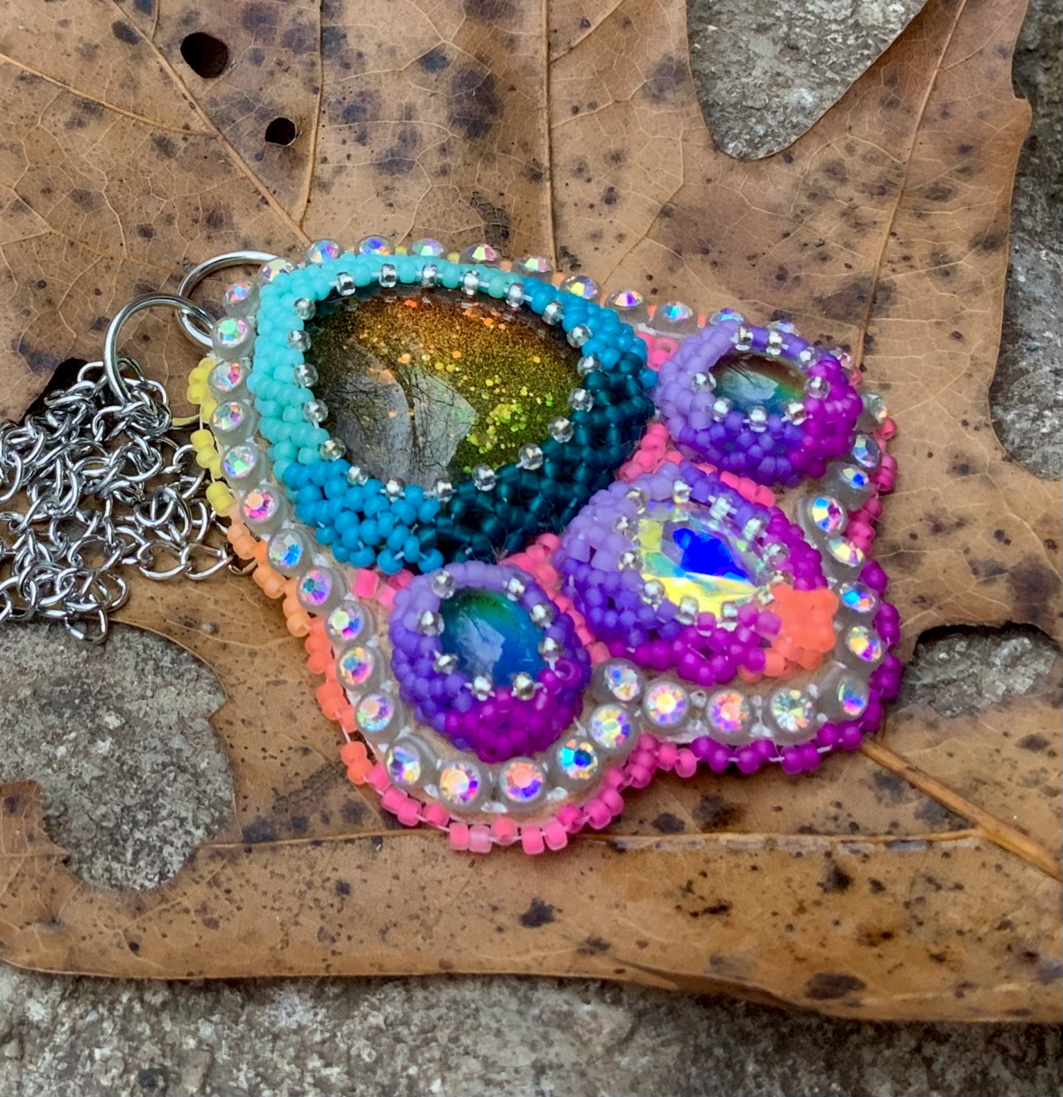 Glacier sparks gourd stitched beaded pendant