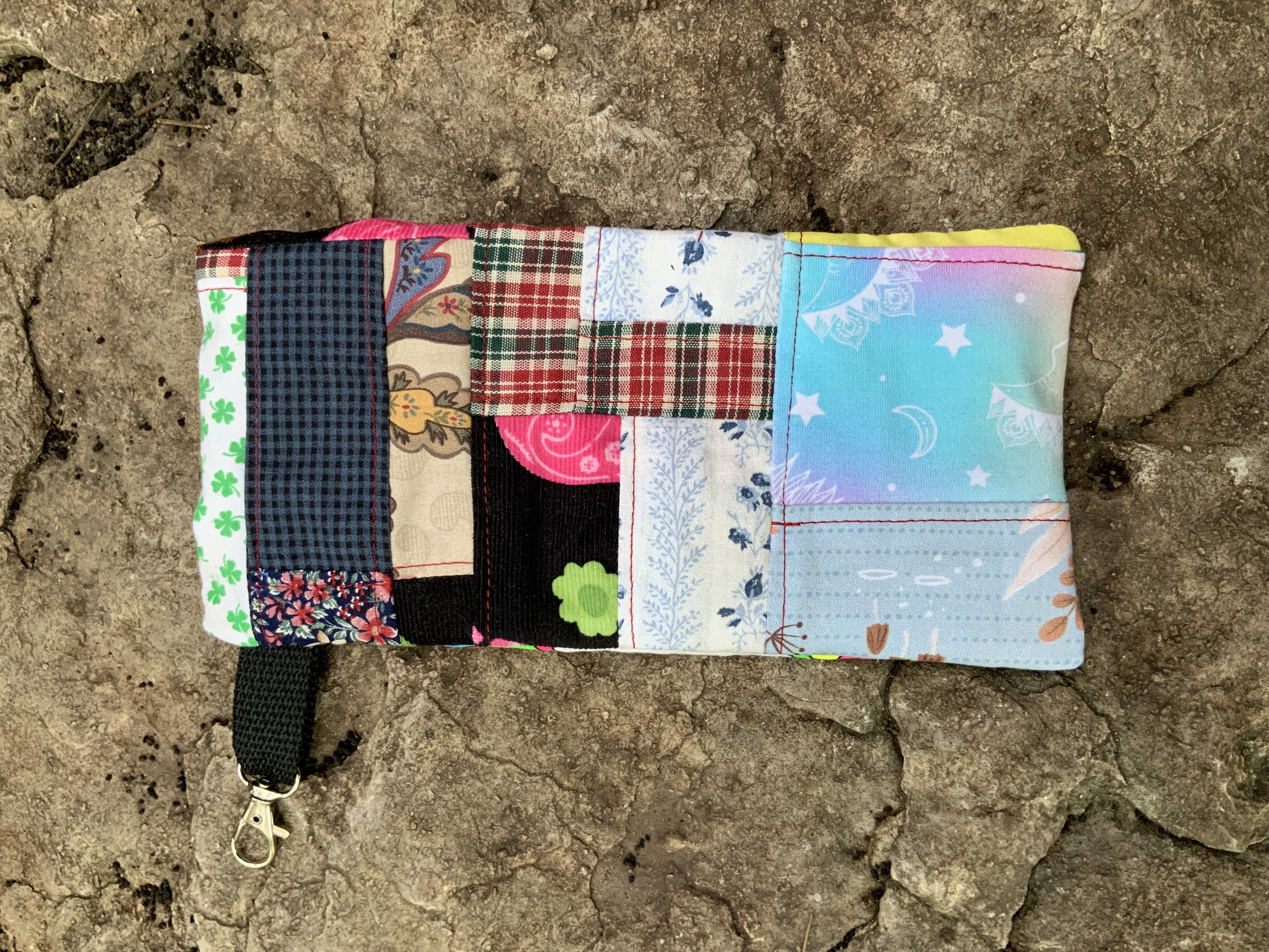 Small patchwork clip bag