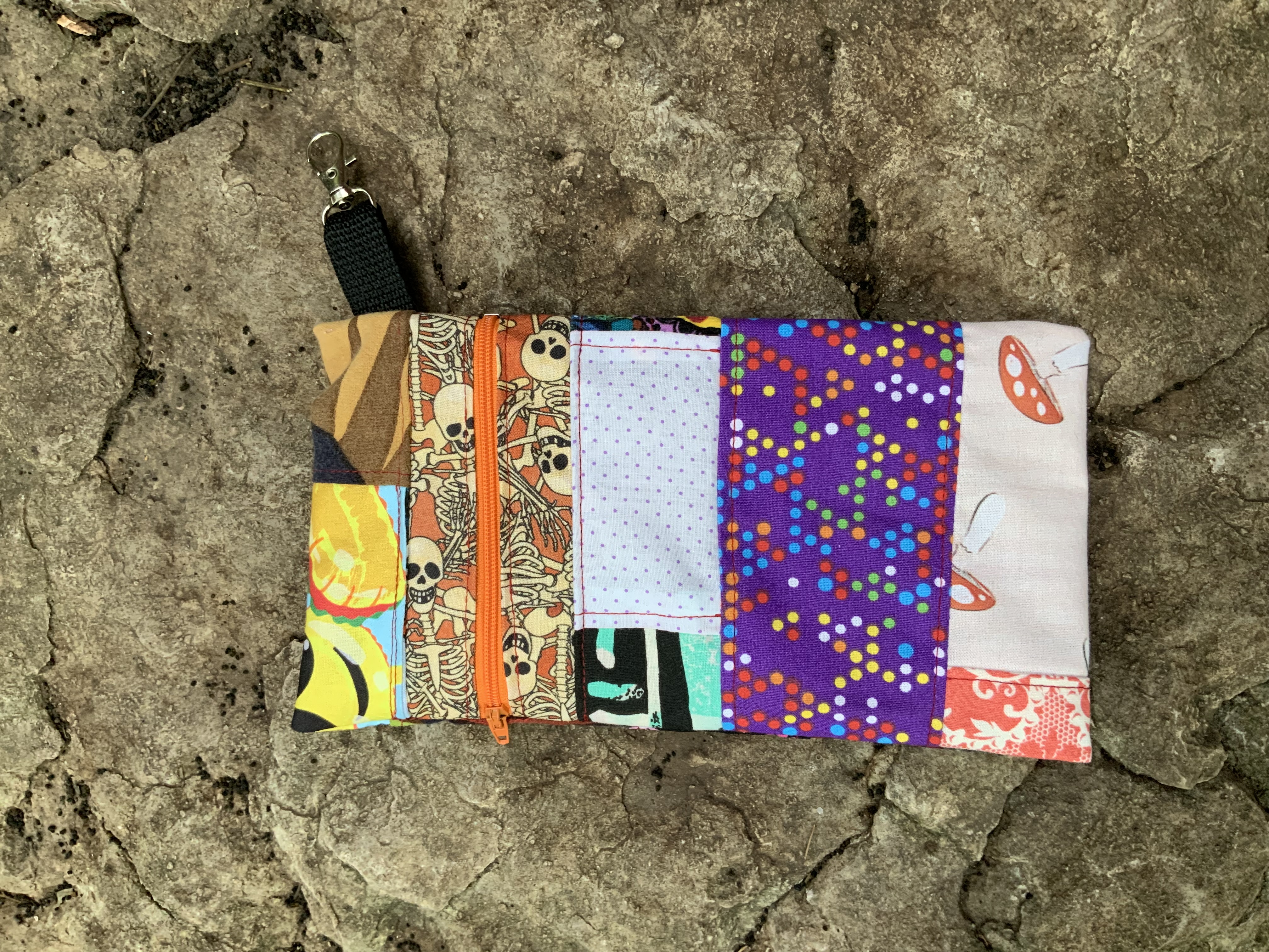 Small patchwork clip bag