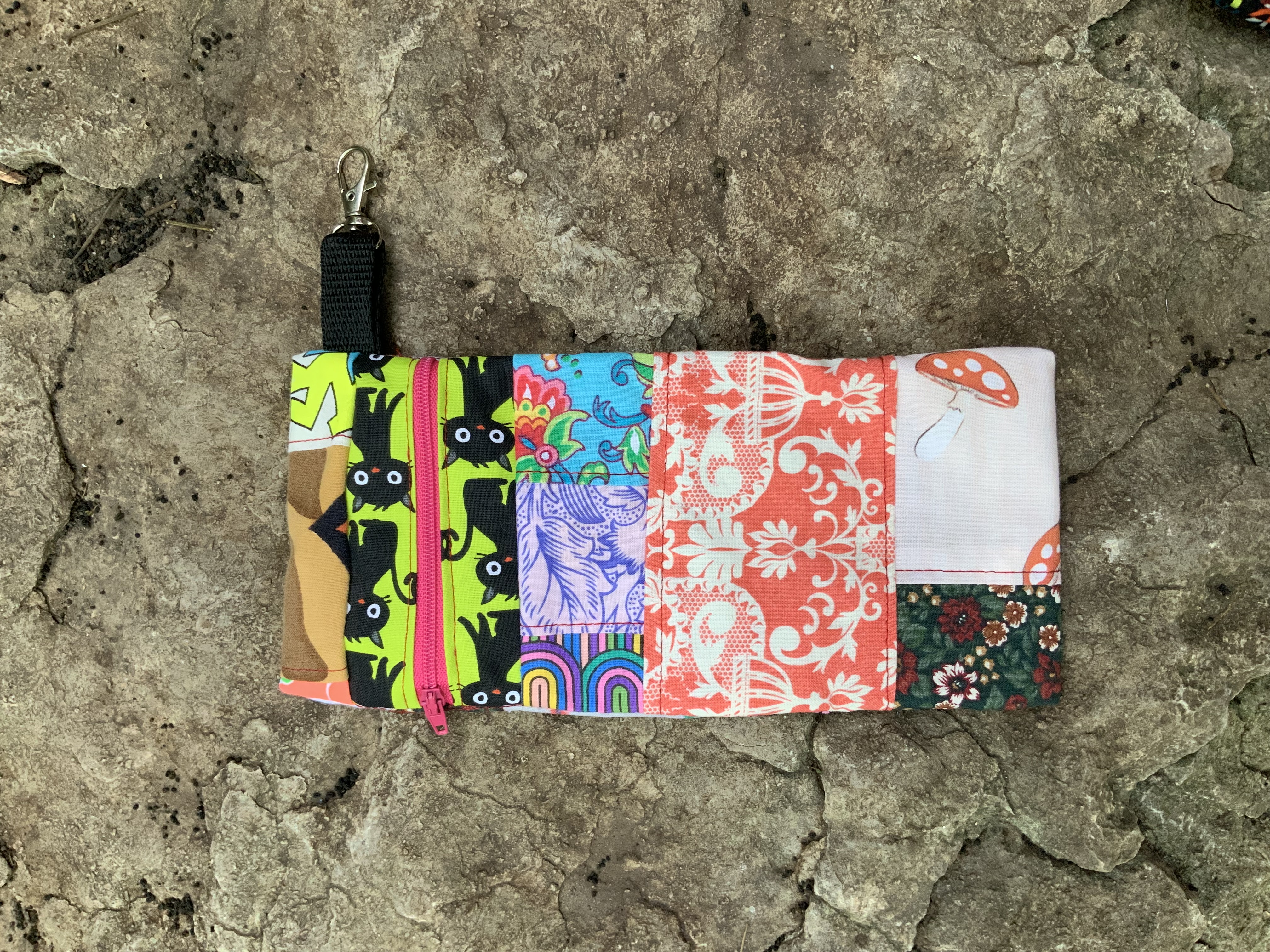 Small patchwork clip bag