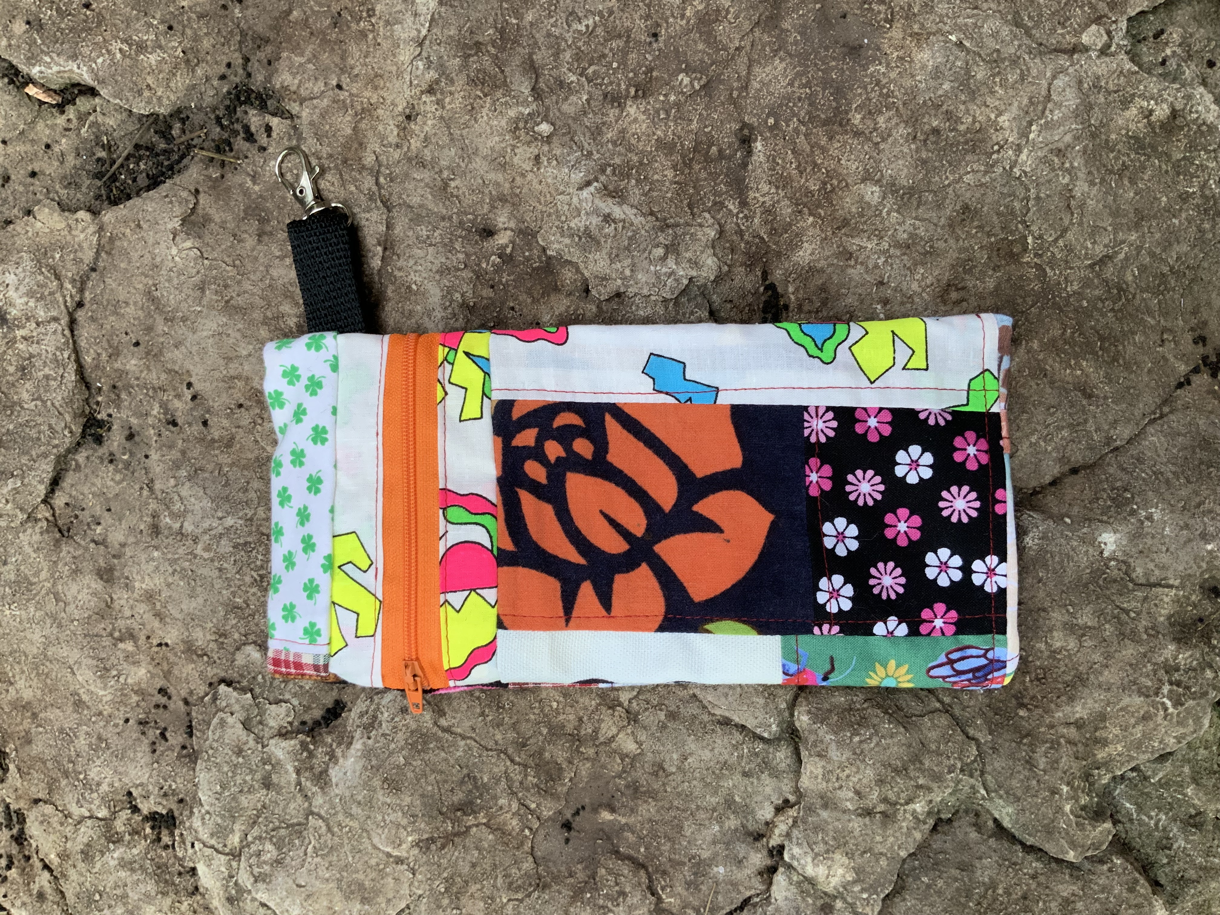 Small patchwork clip bag