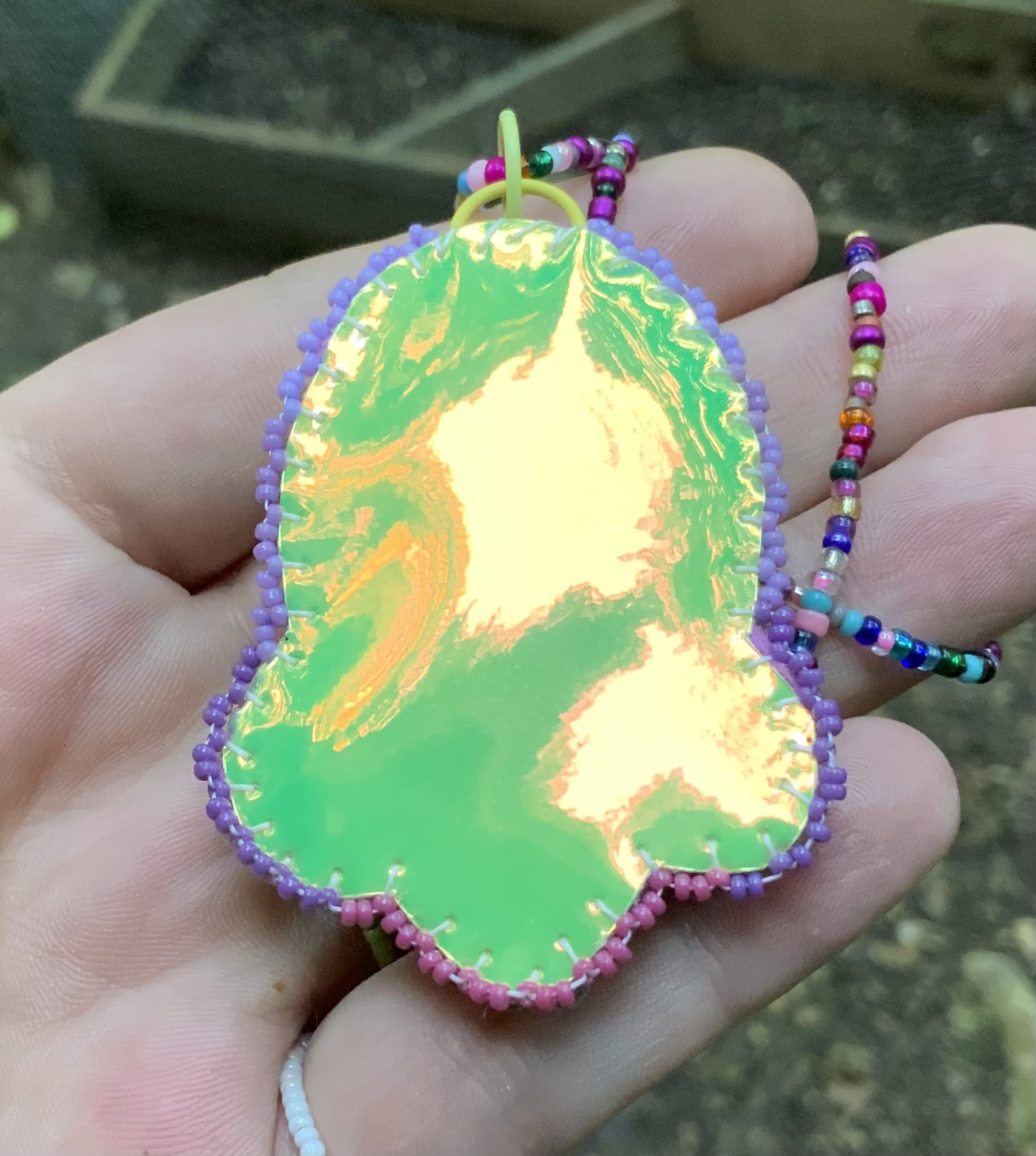 Sparkle moss beaded pendant