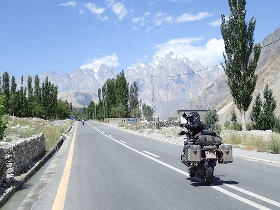 Pakistan: Karakoram Highway Road Trip