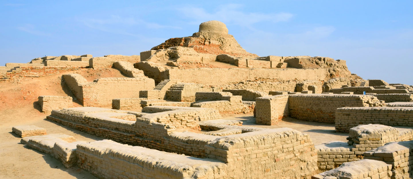Pakistan: Mohenjo-daro Archaeological Site Exploration